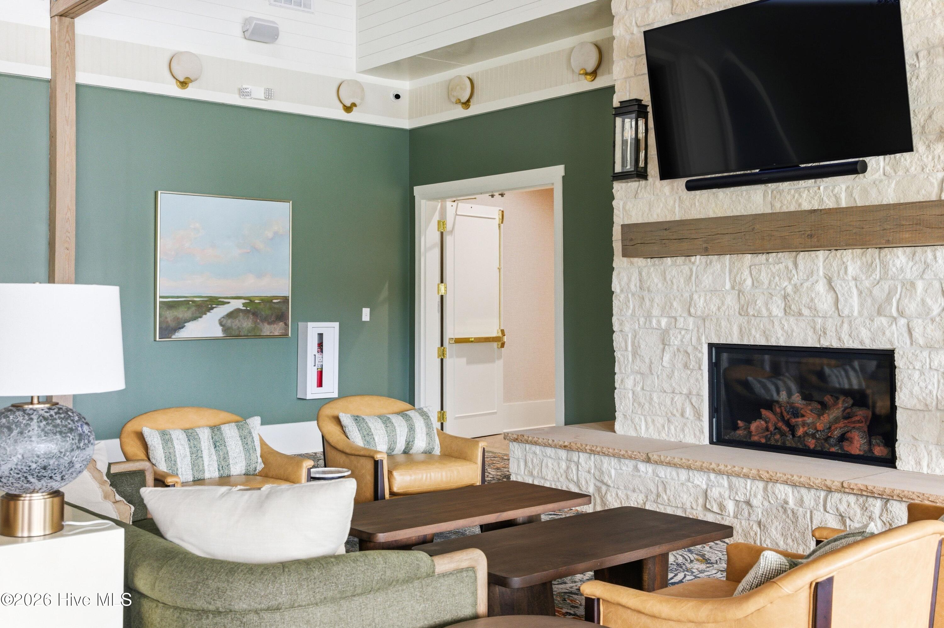 100530146 | Photo 68