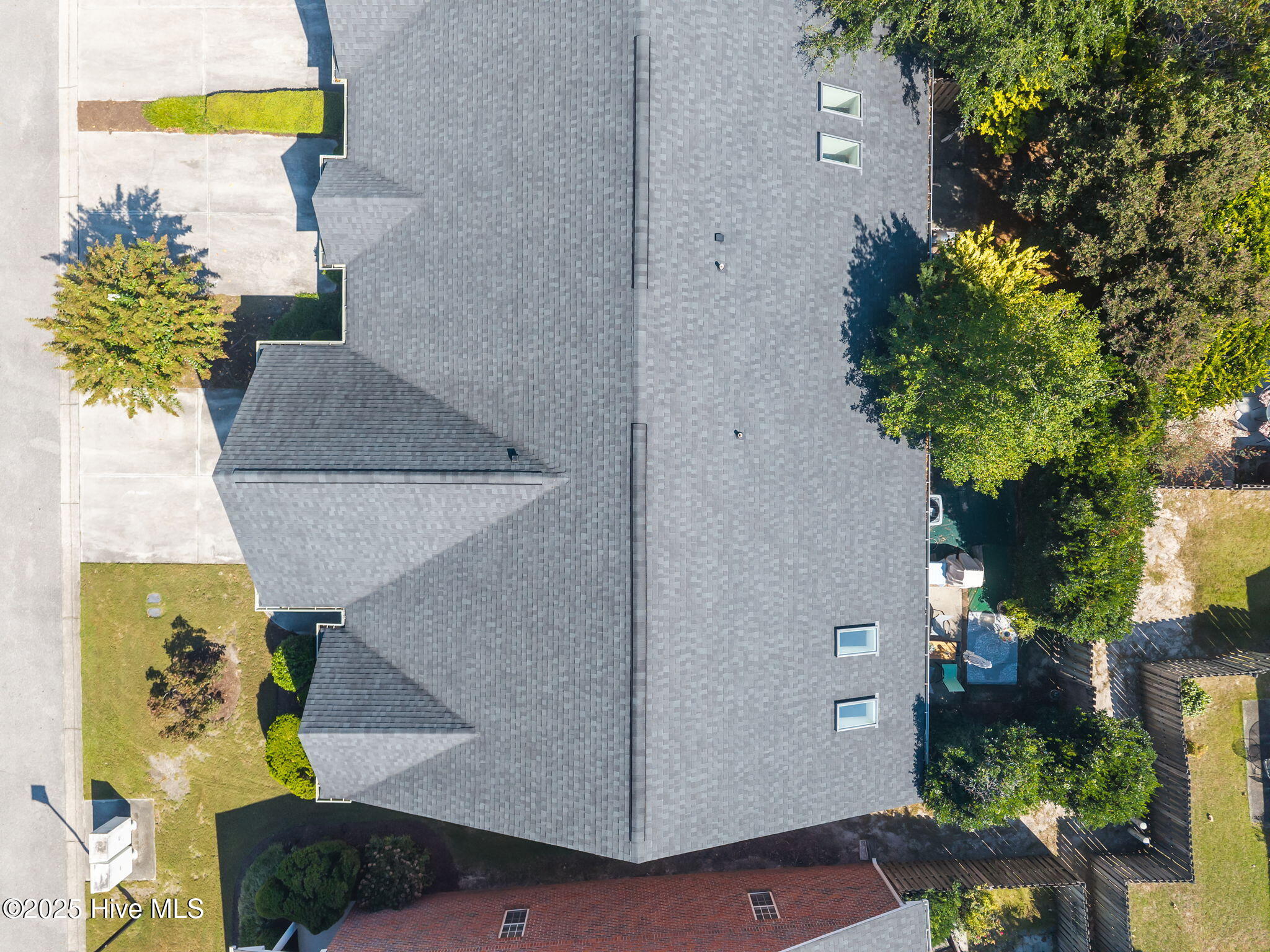 100532980 | Photo 46