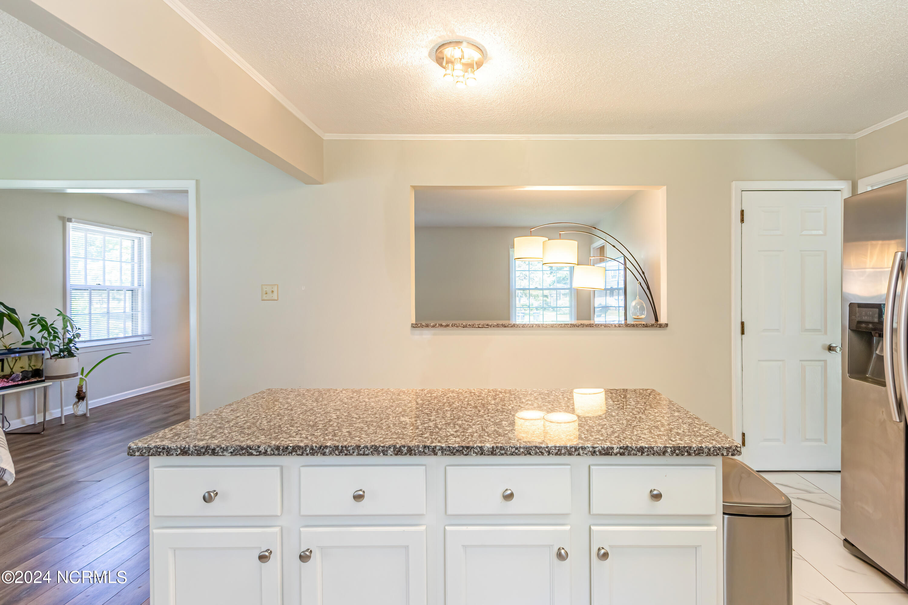 100448019 | Photo 18