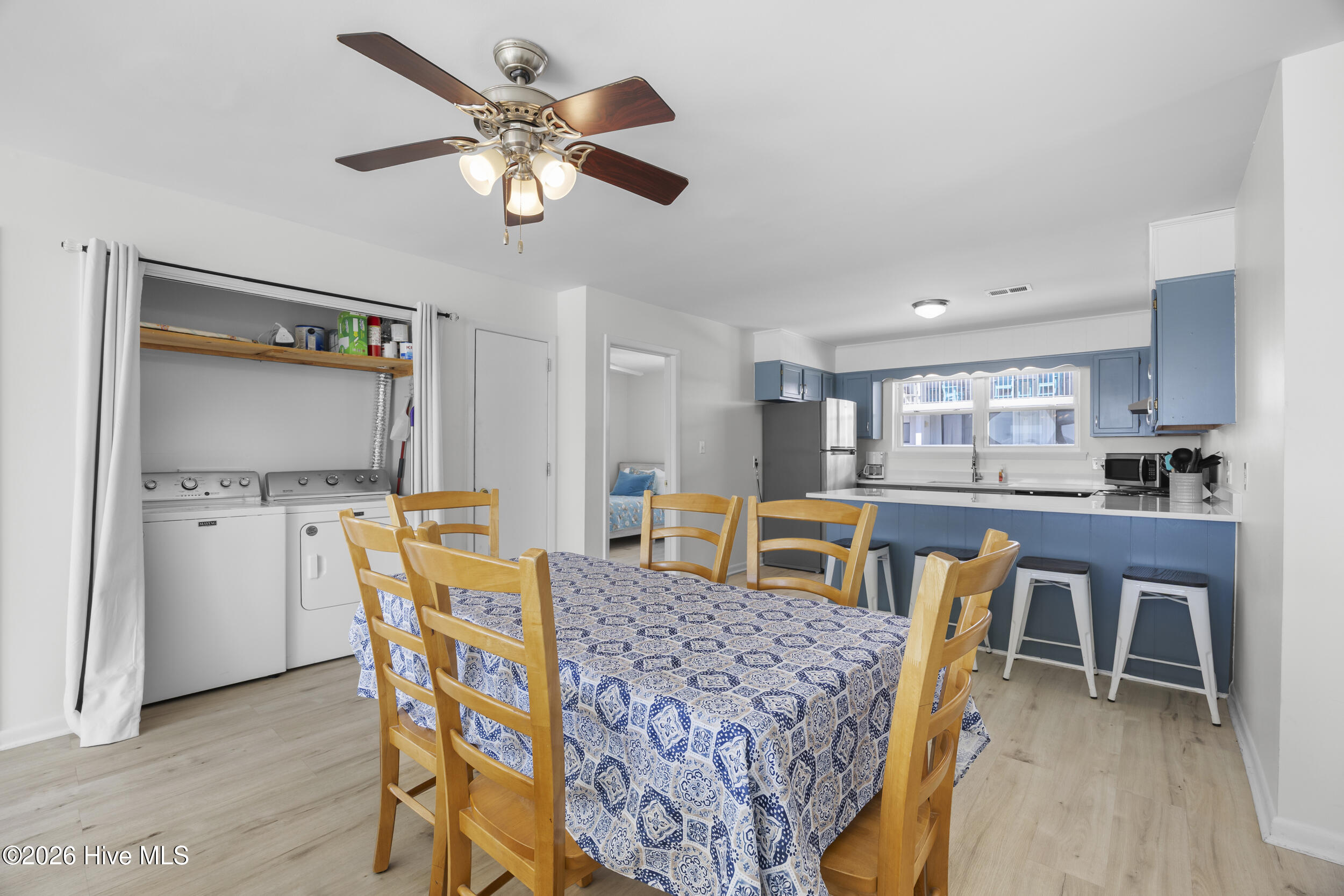 100561648 | Photo 17