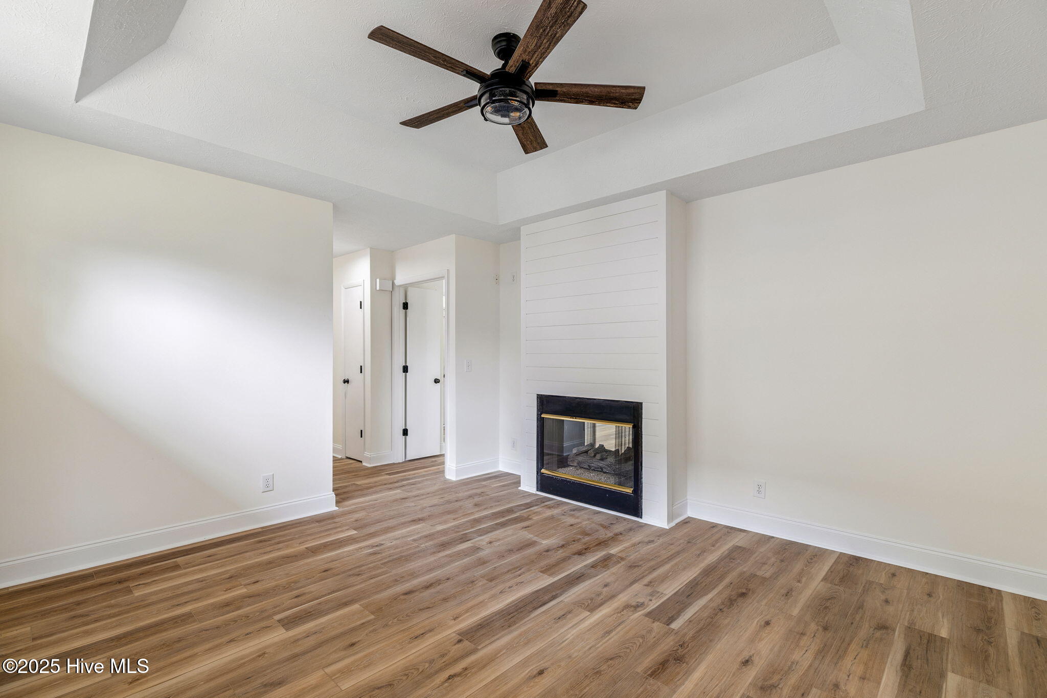 100517778 | Photo 25