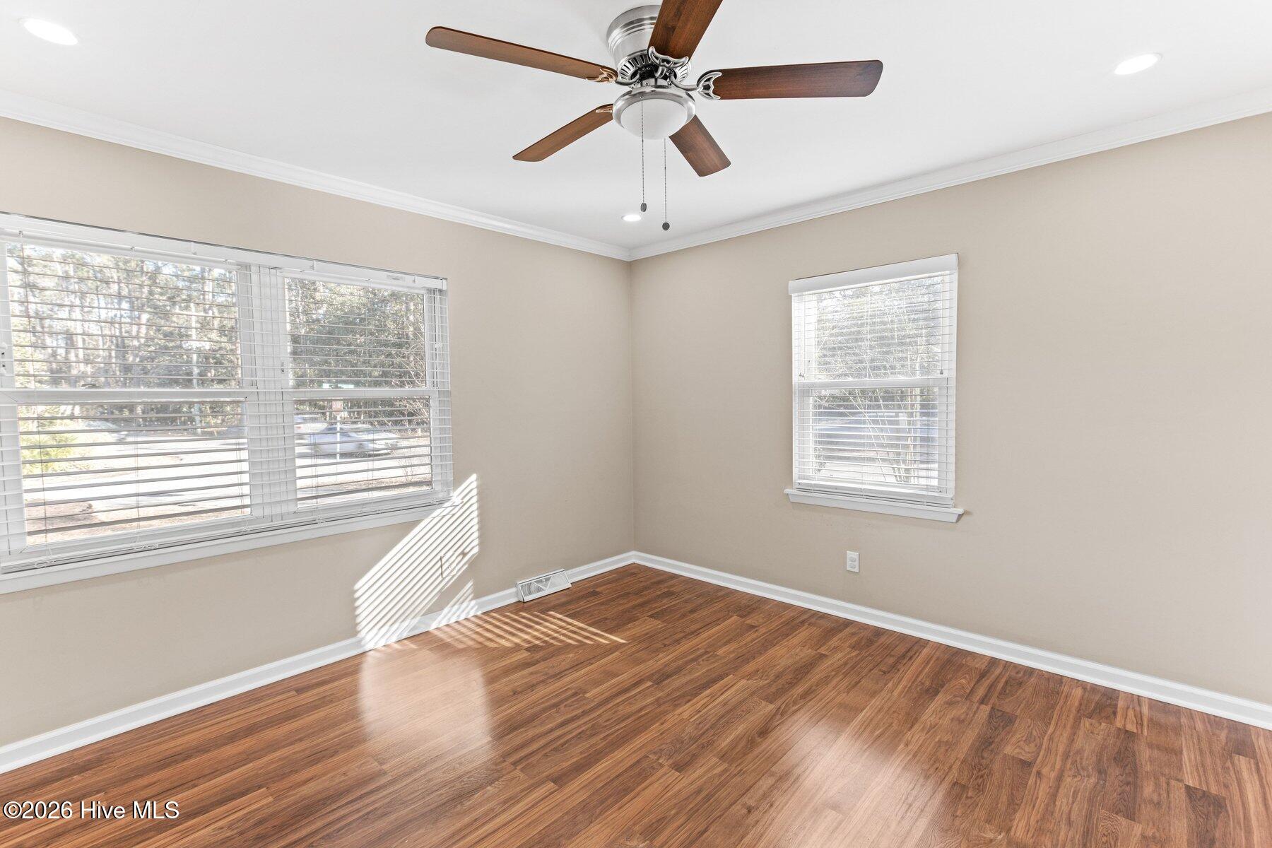 100550580 | Photo 15