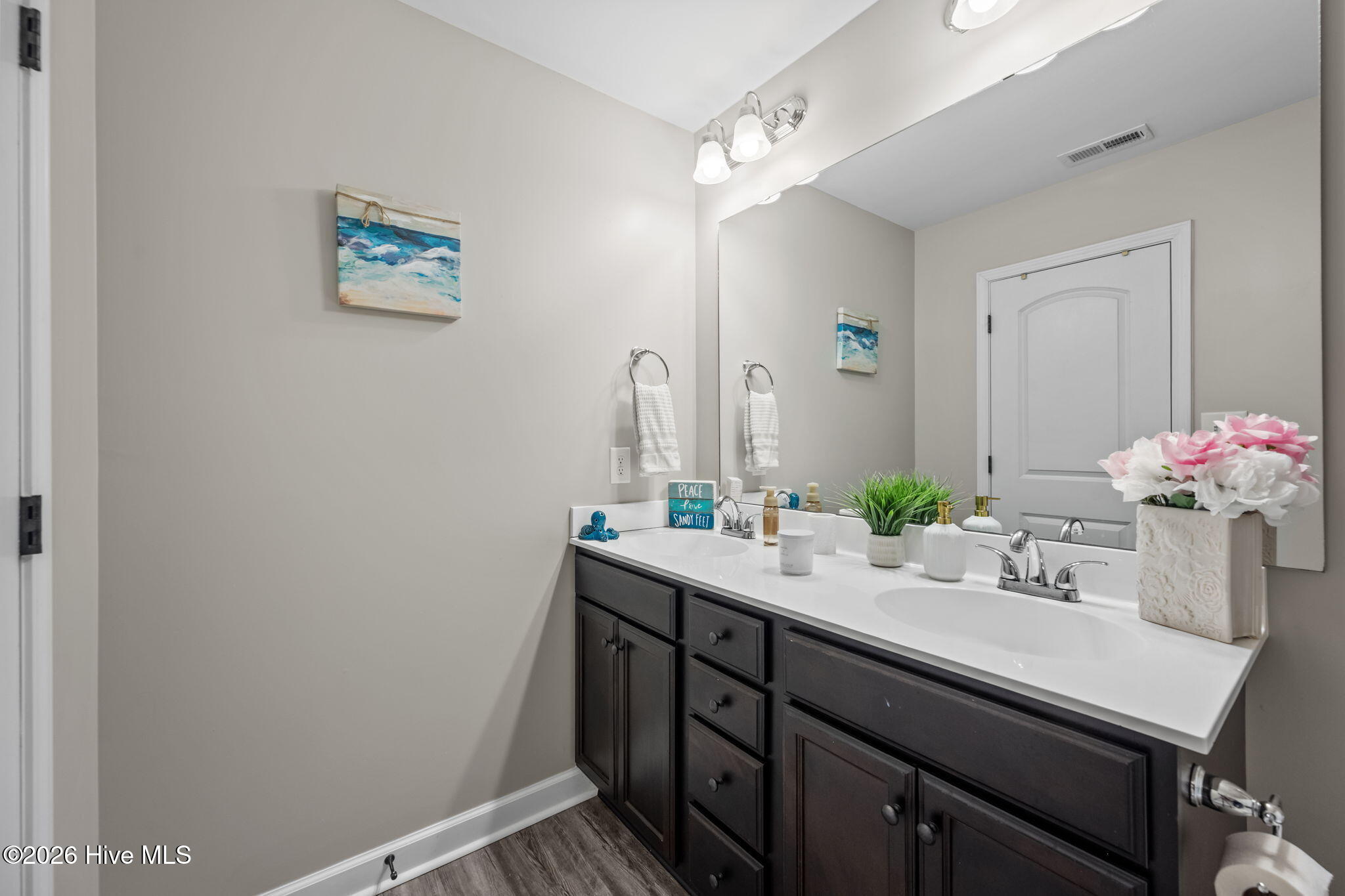 100558417 | Photo 27