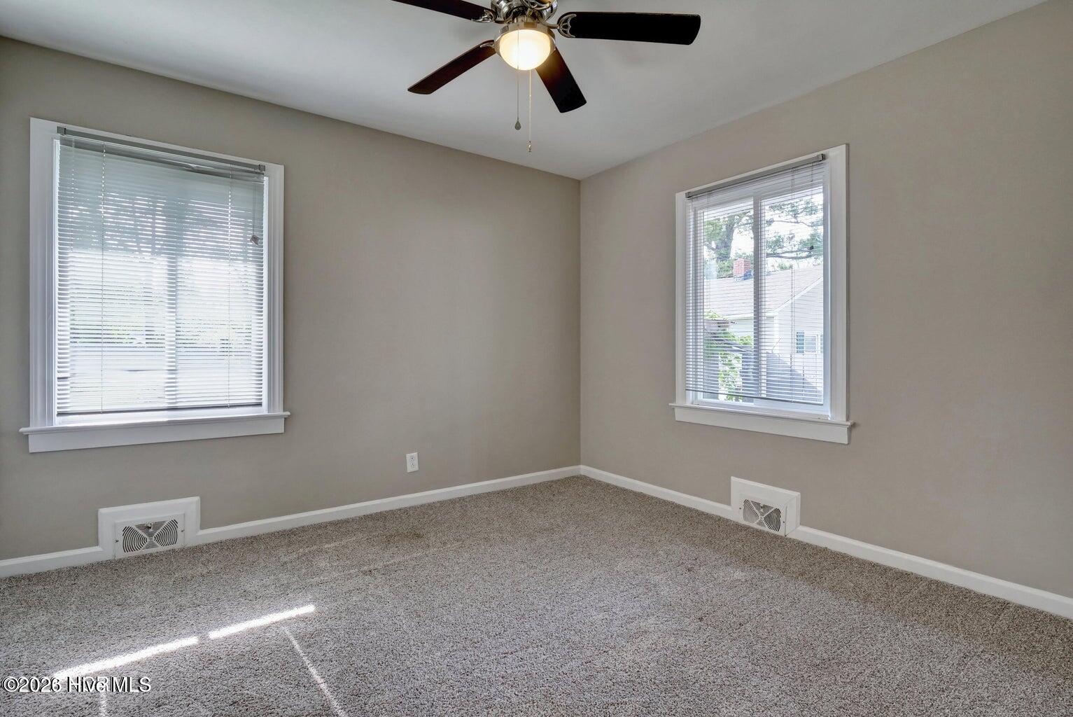 100556867 | Photo 30