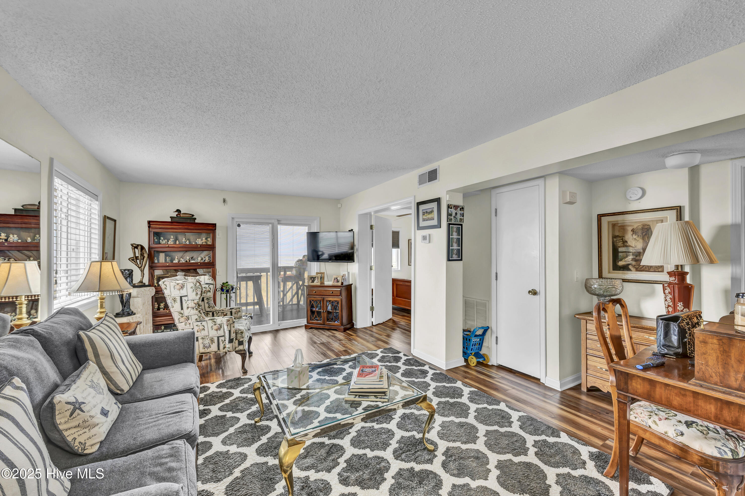 100546557 | Photo 18