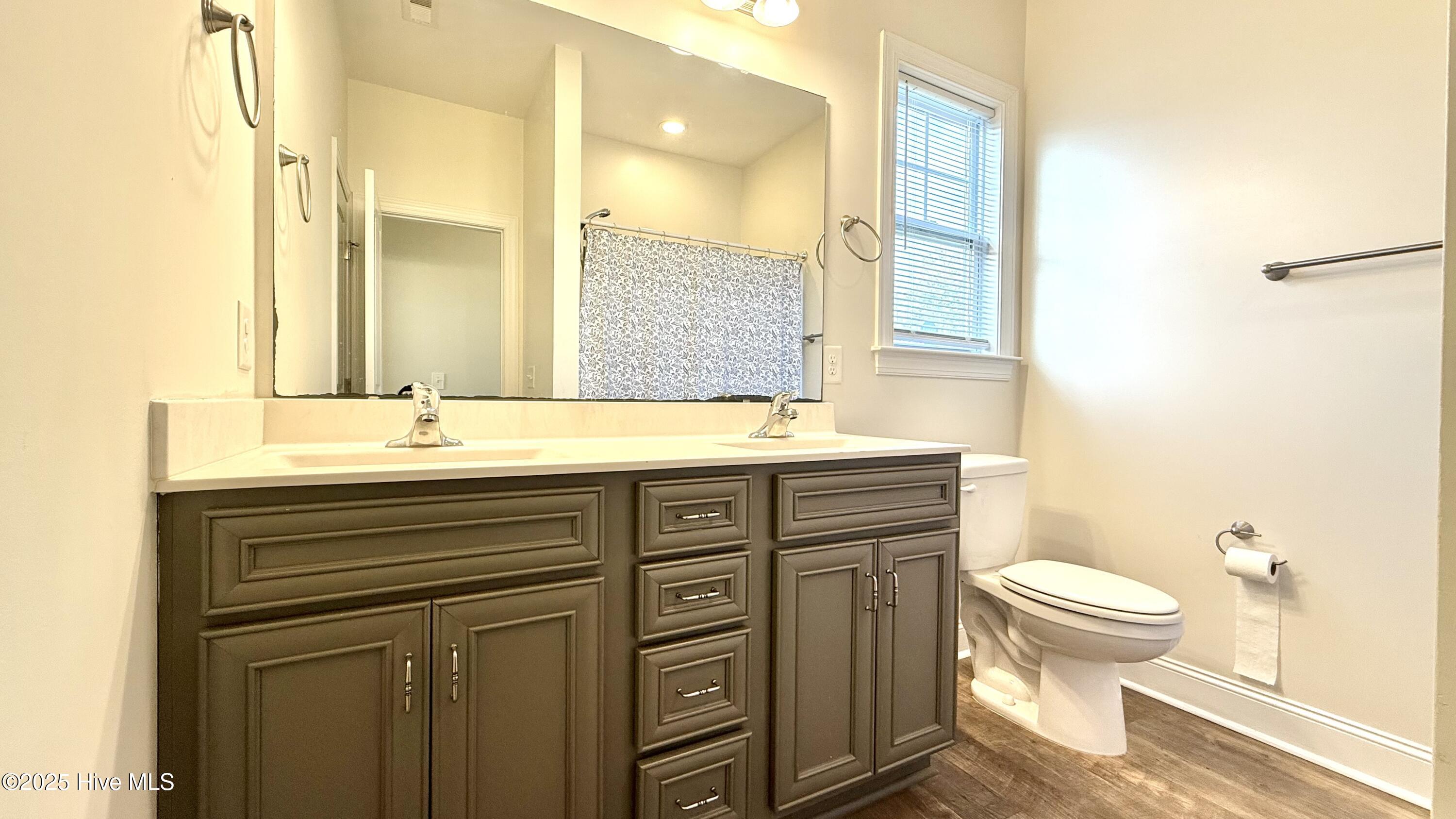 100559412 | Photo 15