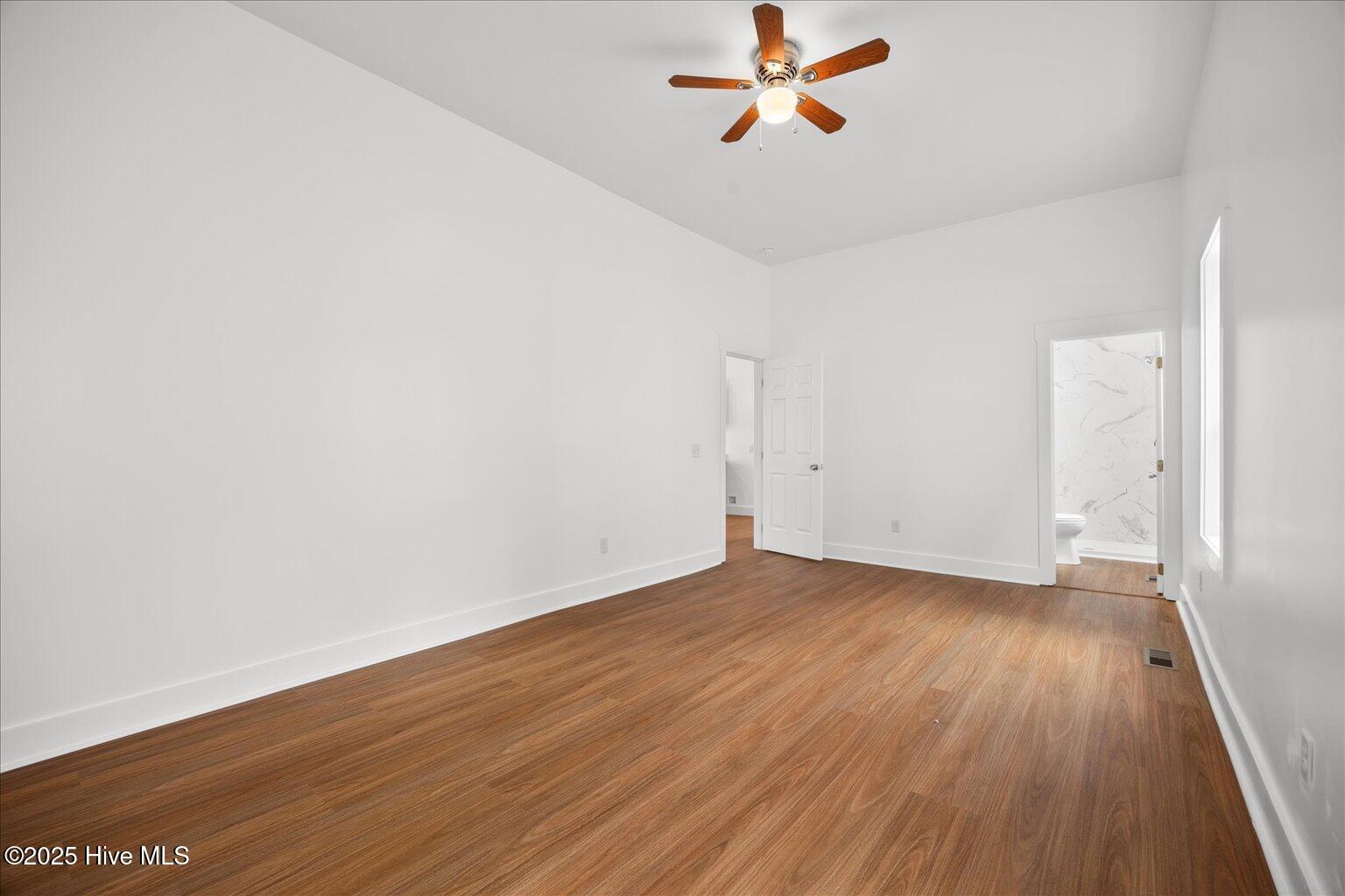 100519380 | Photo 21