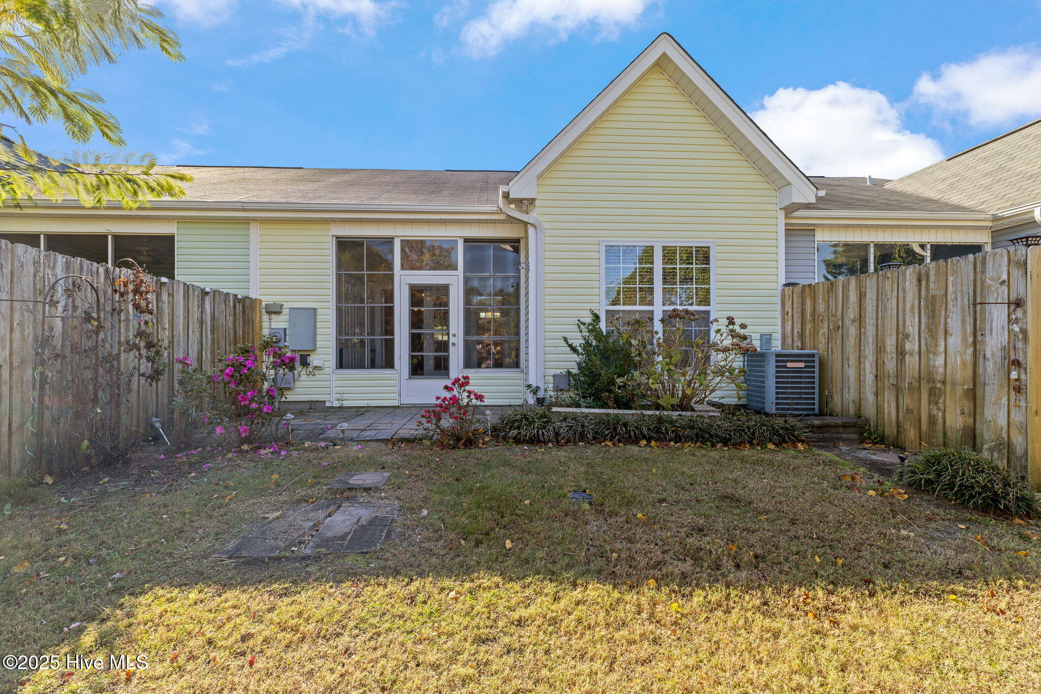 100542041 | Photo 27