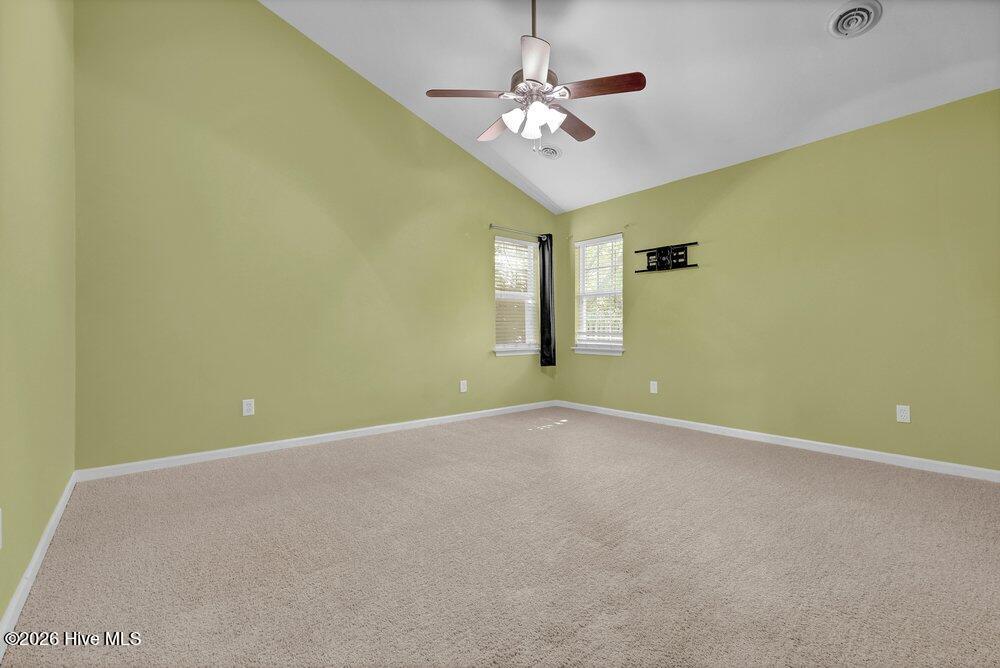 100552082 | Photo 16