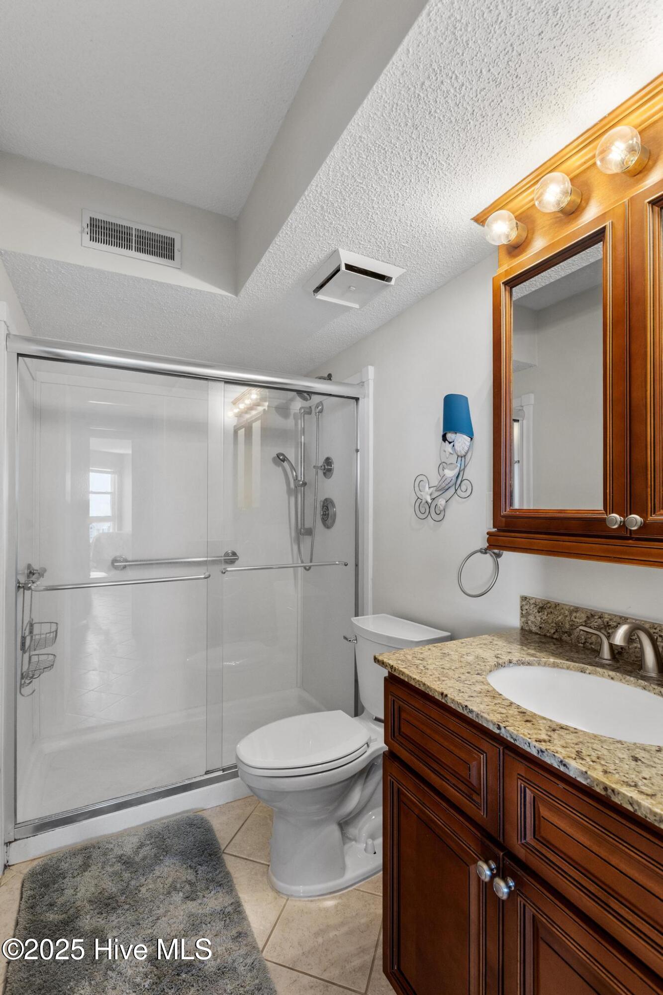 100515705 | Photo 24