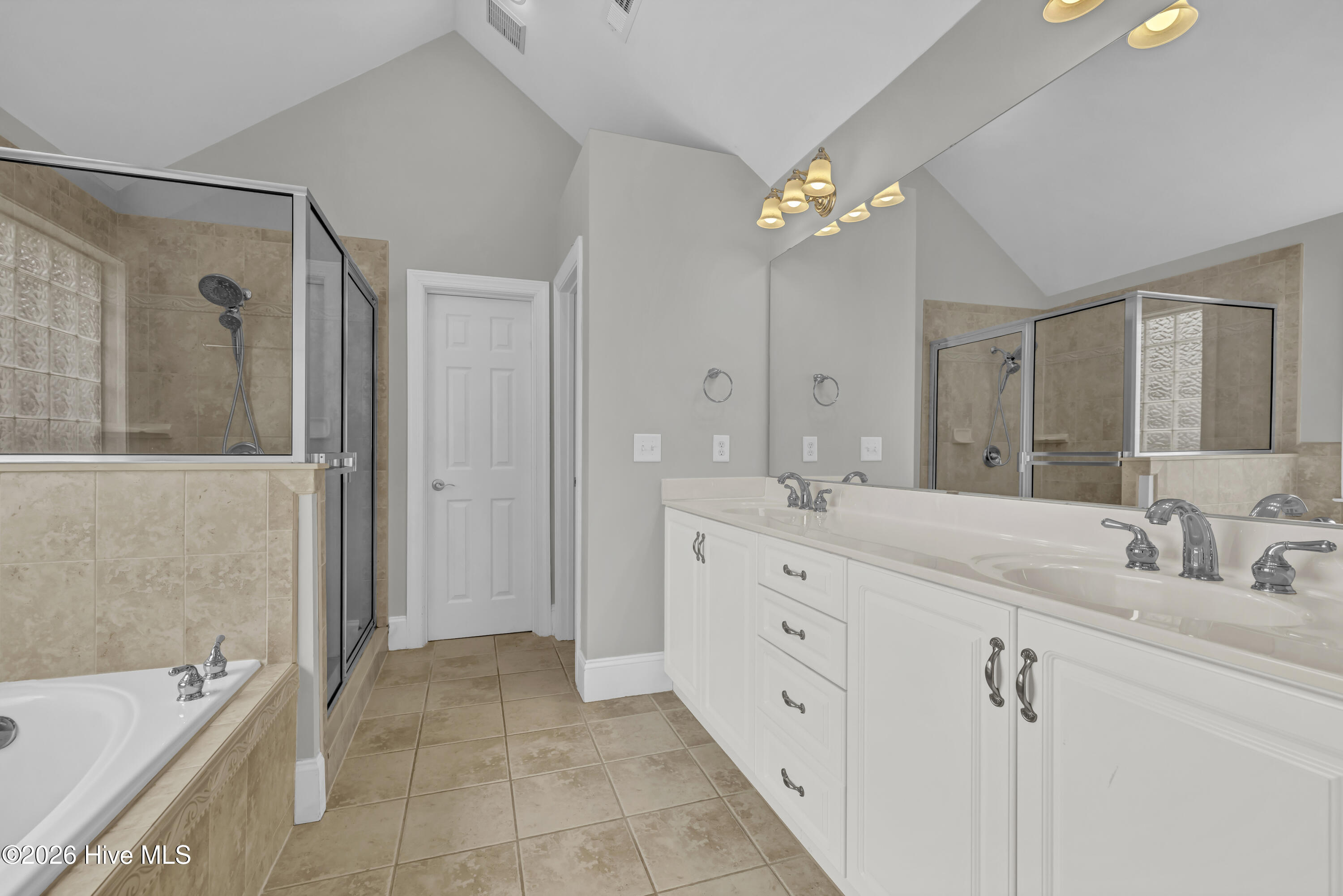 100555649 | Photo 23