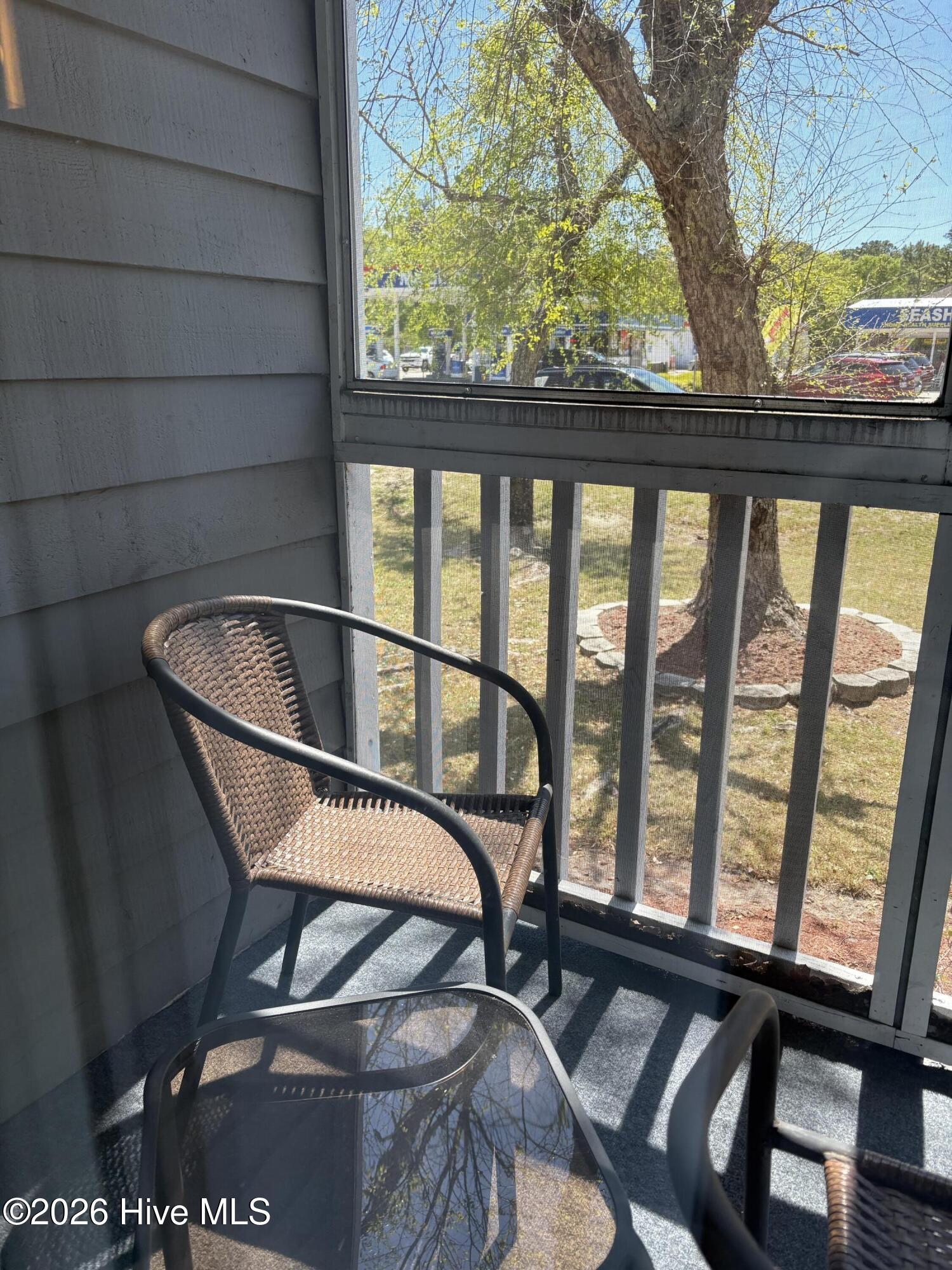 100566717 | Photo 16