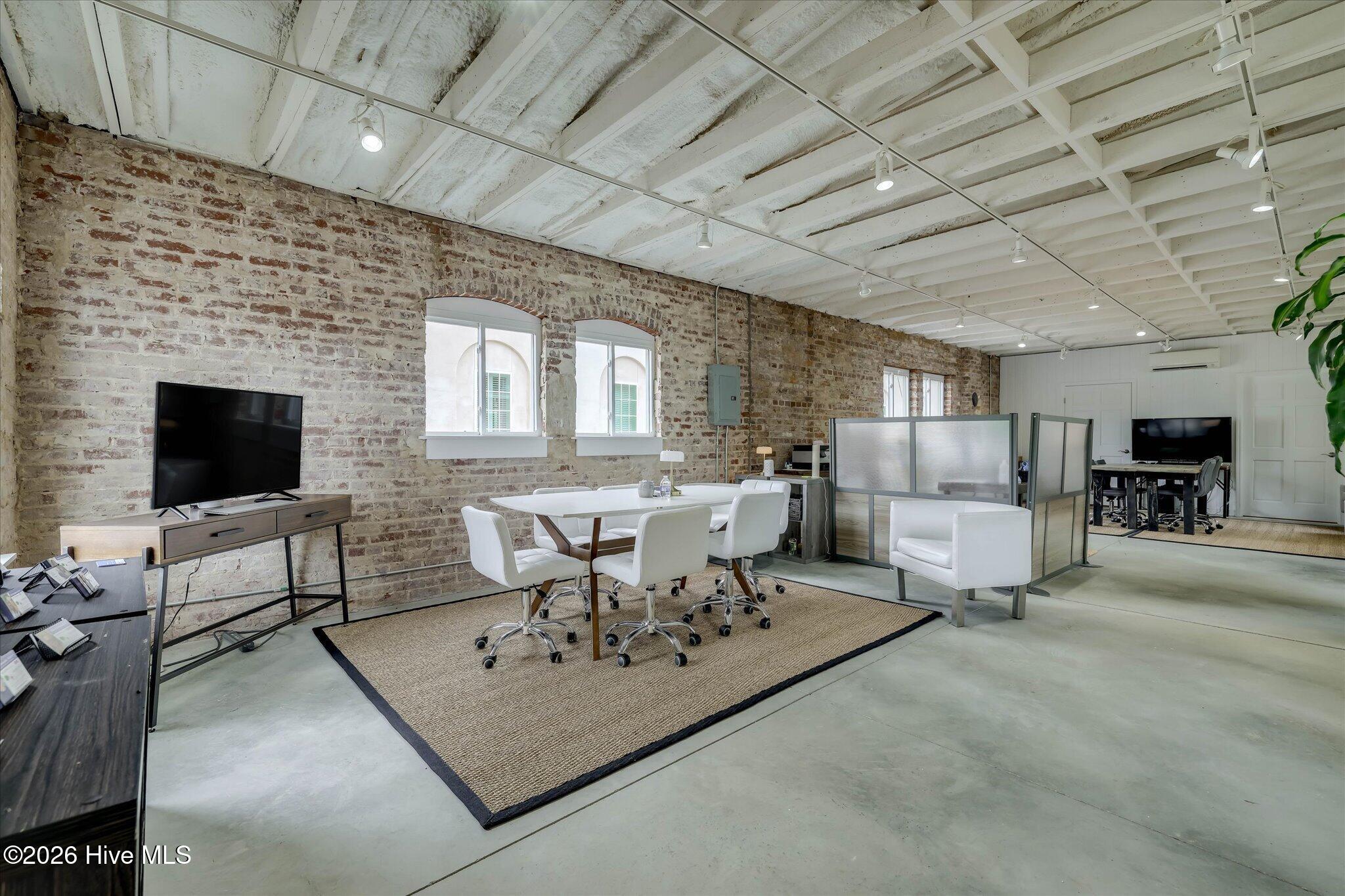 144 Fairfield office