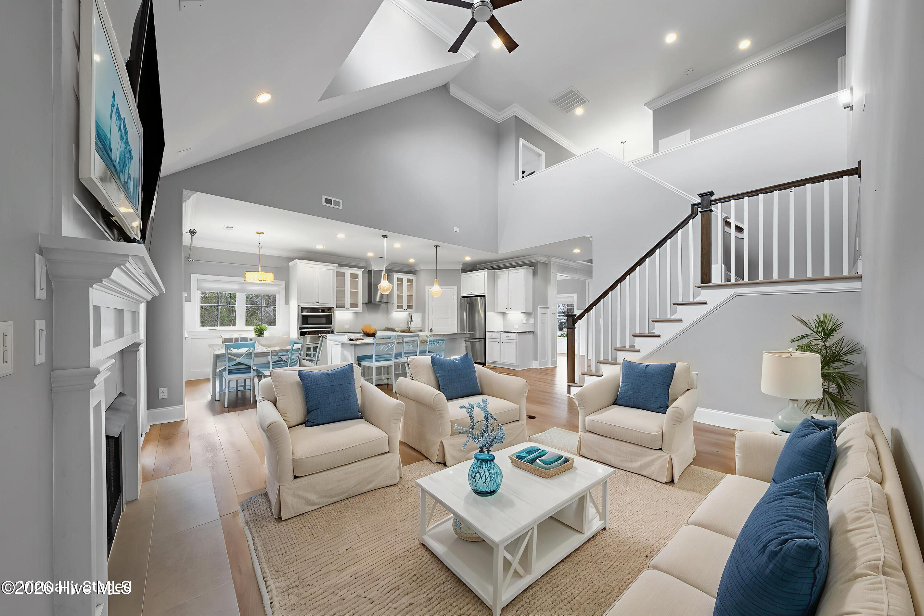 100544124 | Photo 16