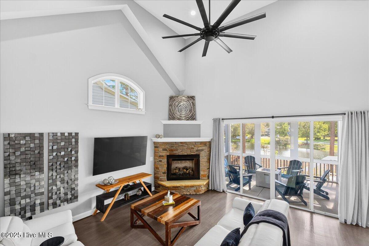 100530632 | Photo 11