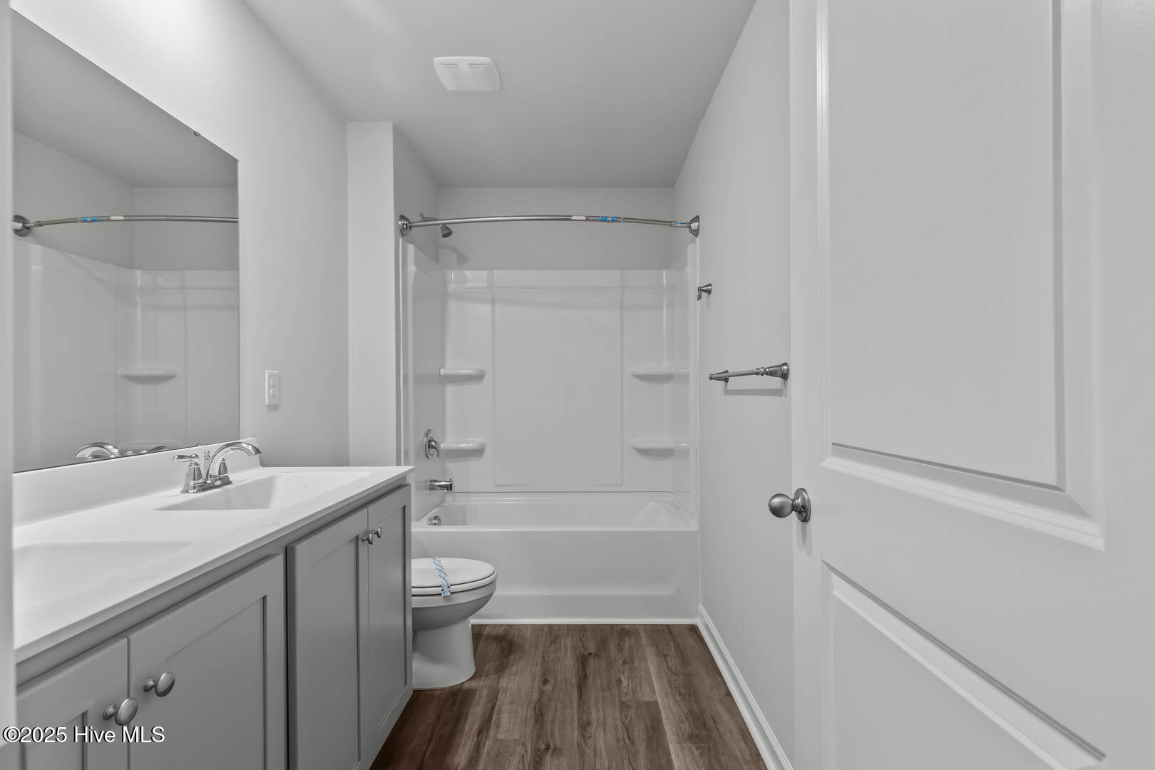 100538929 | Photo 47