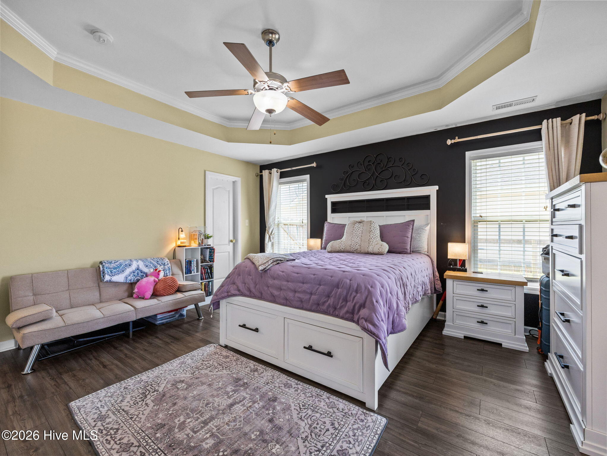 100569834 | Photo 19