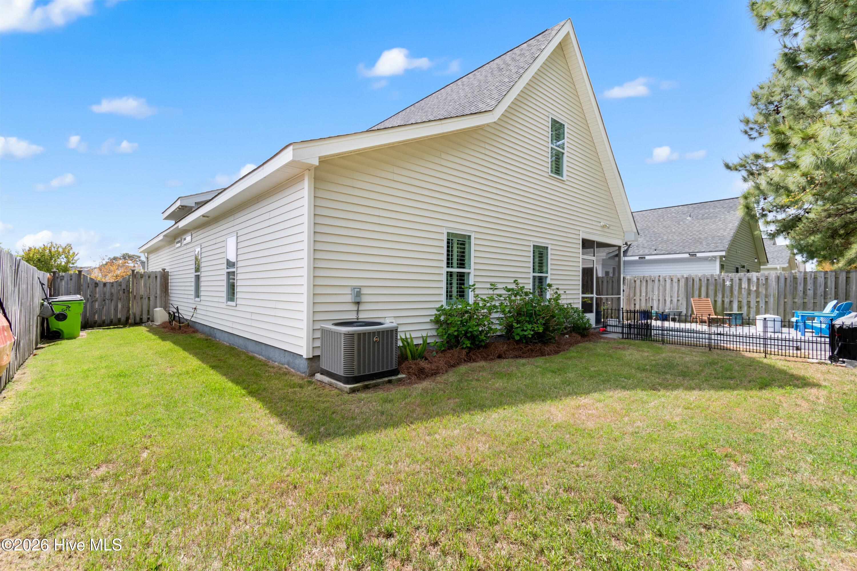 100566075 | Photo 55