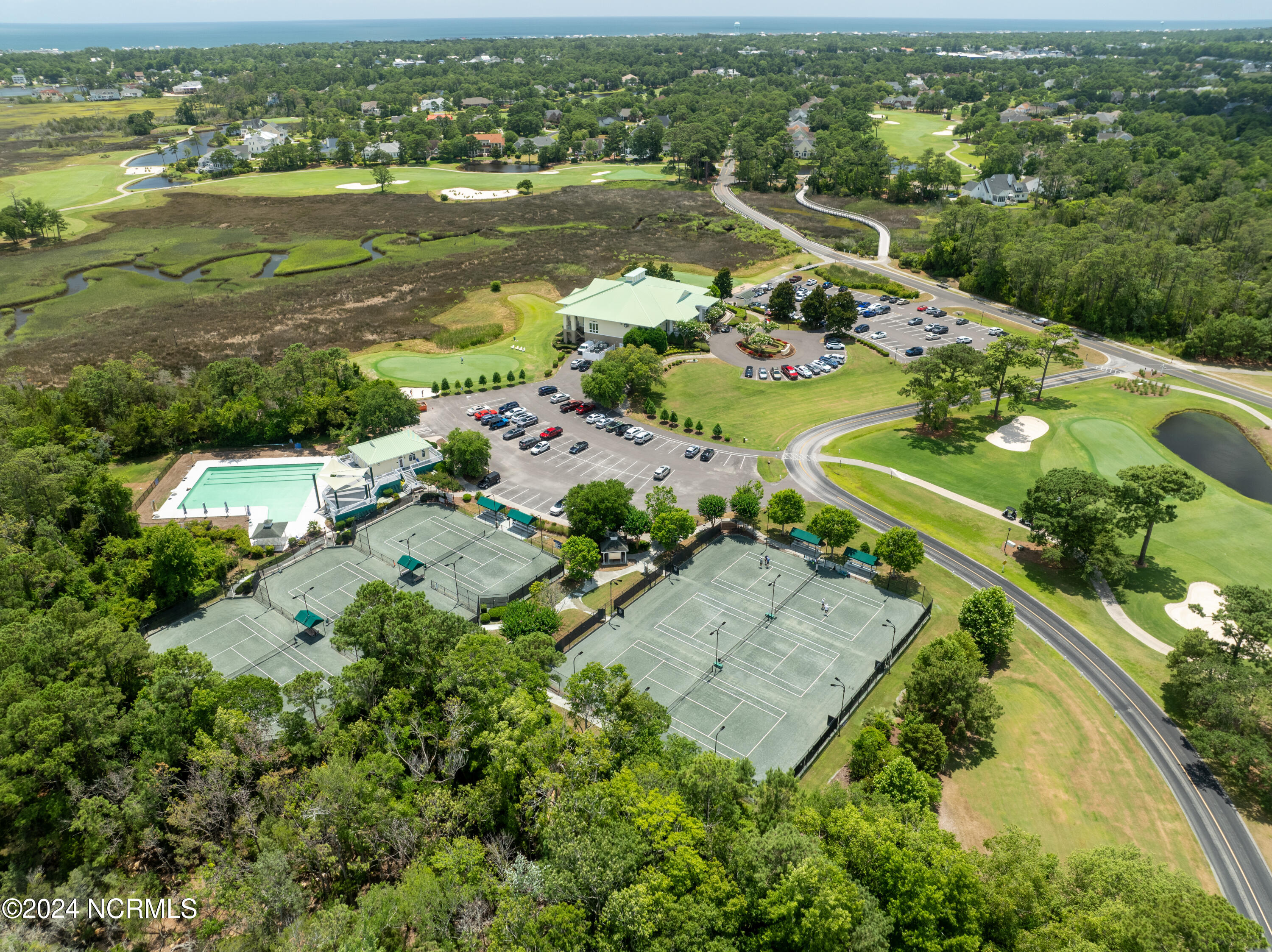 100460778 | Photo 36