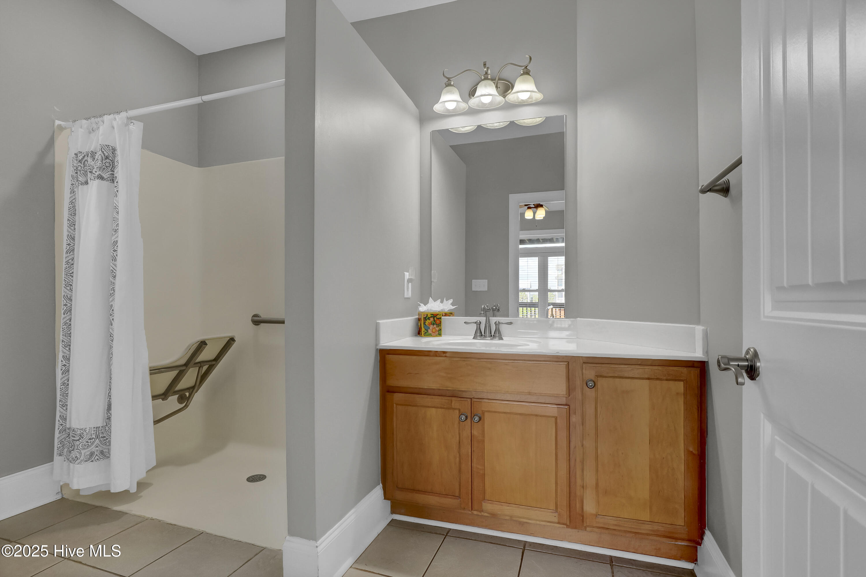 100538324 | Photo 40