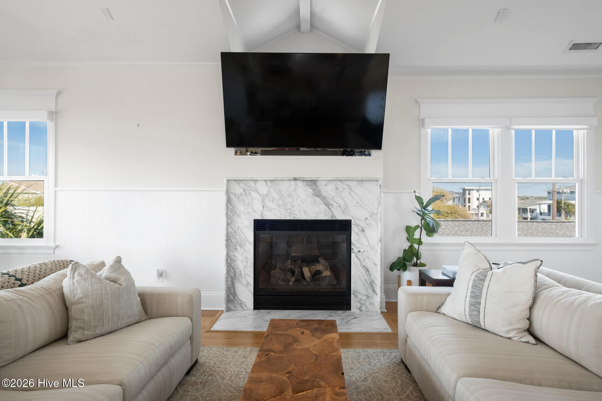 100567565 | Photo 13