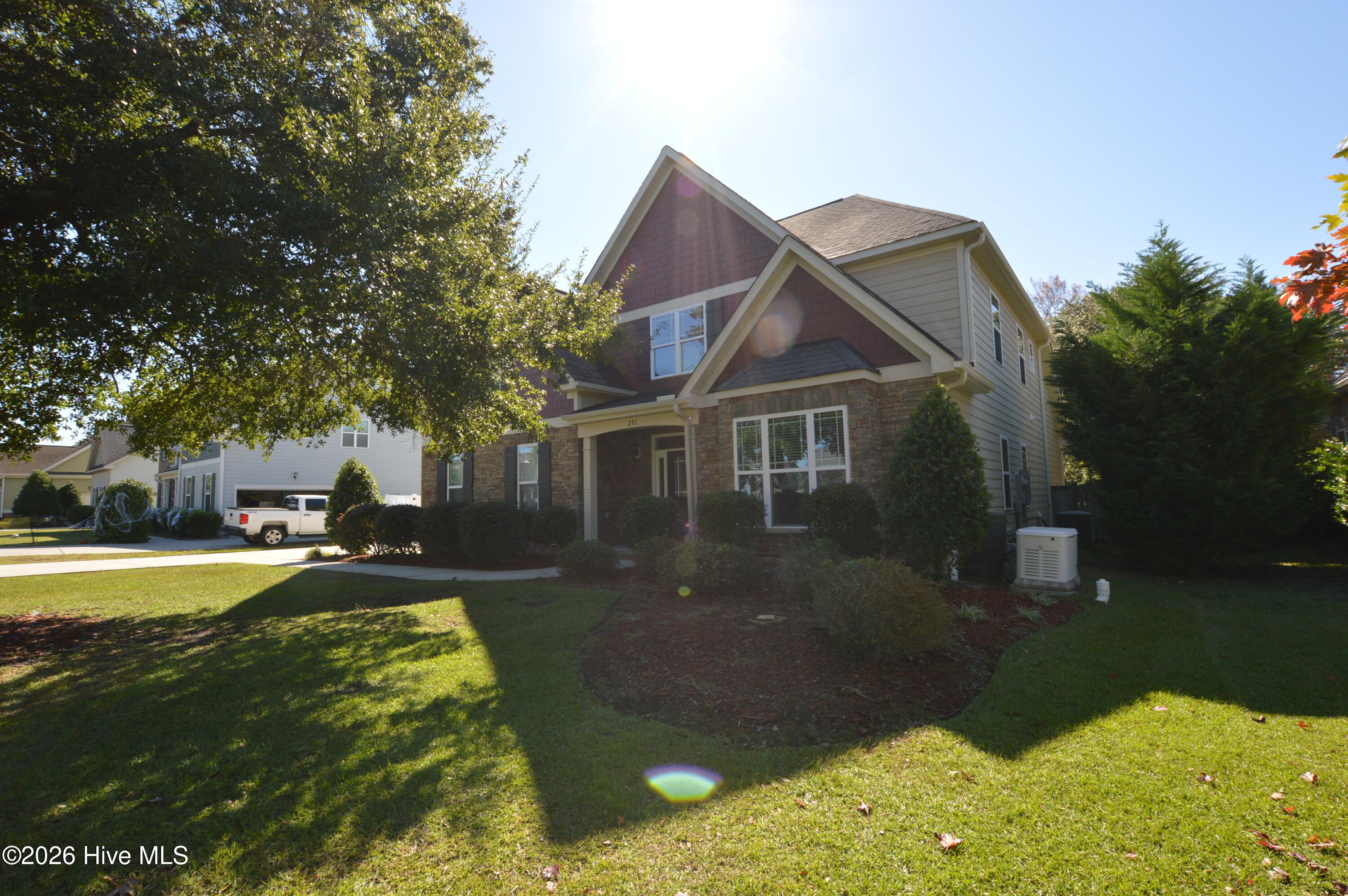 100568585 | Photo 37