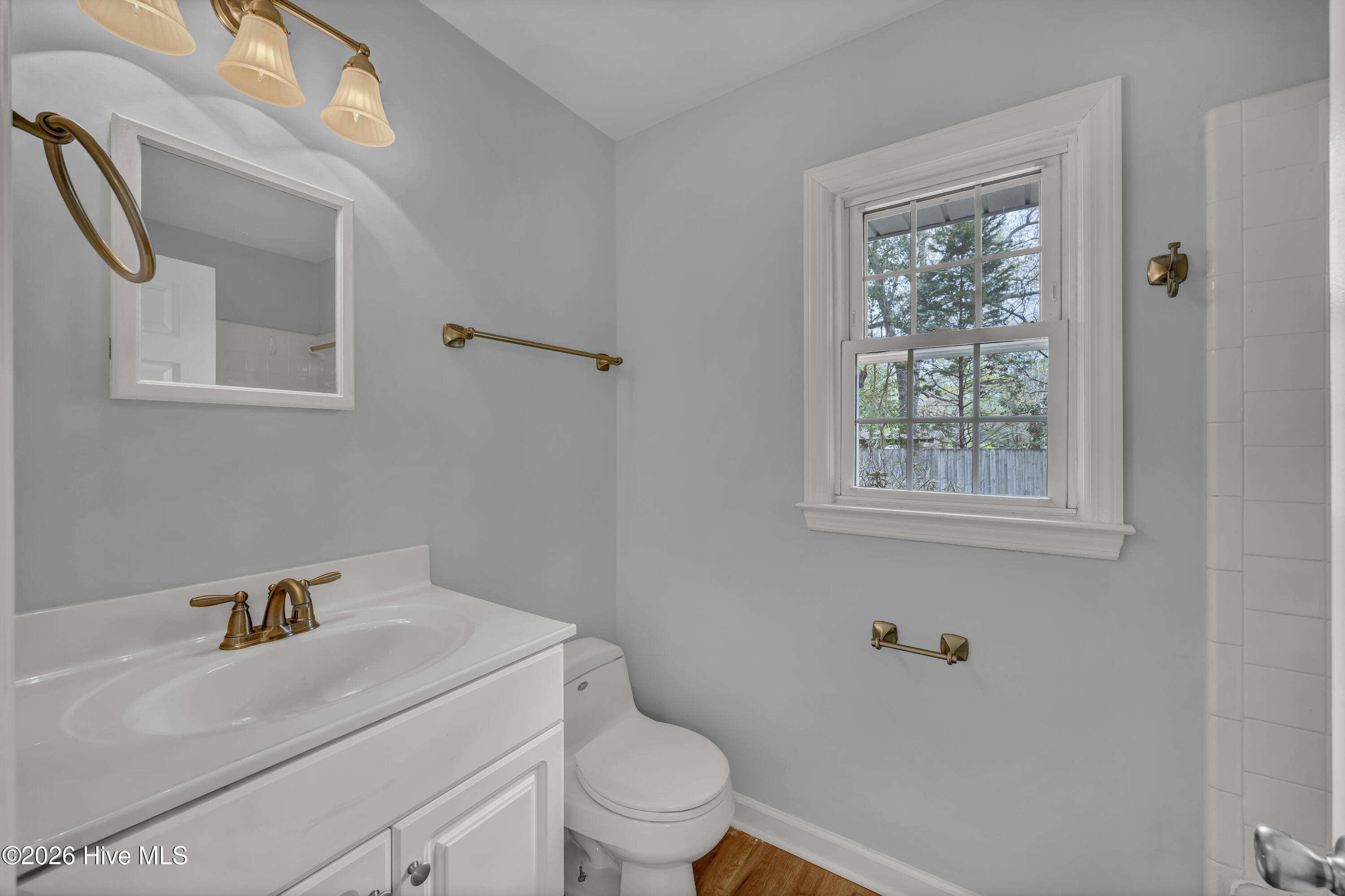 100563507 | Photo 25