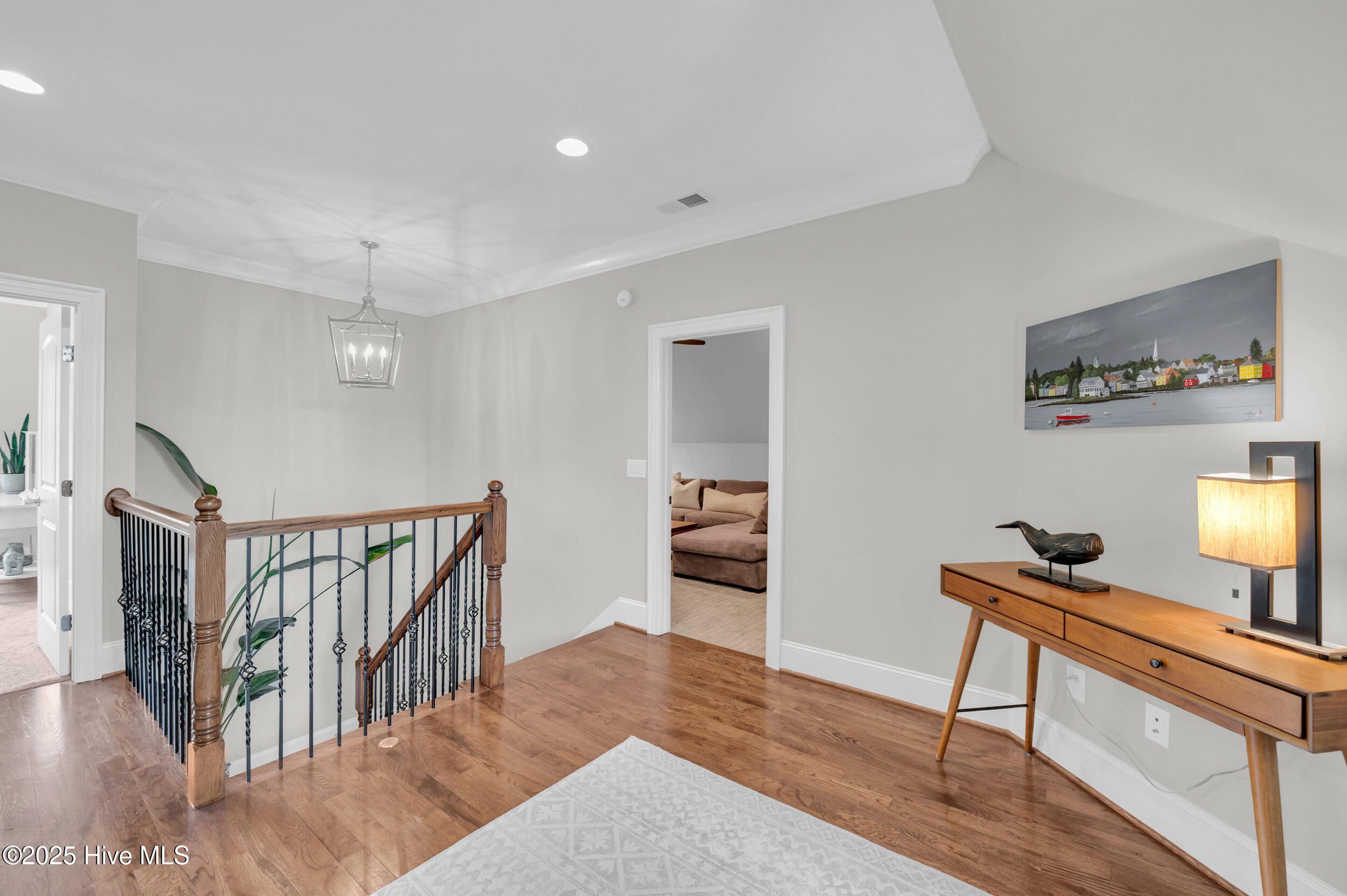 100536582 | Photo 33