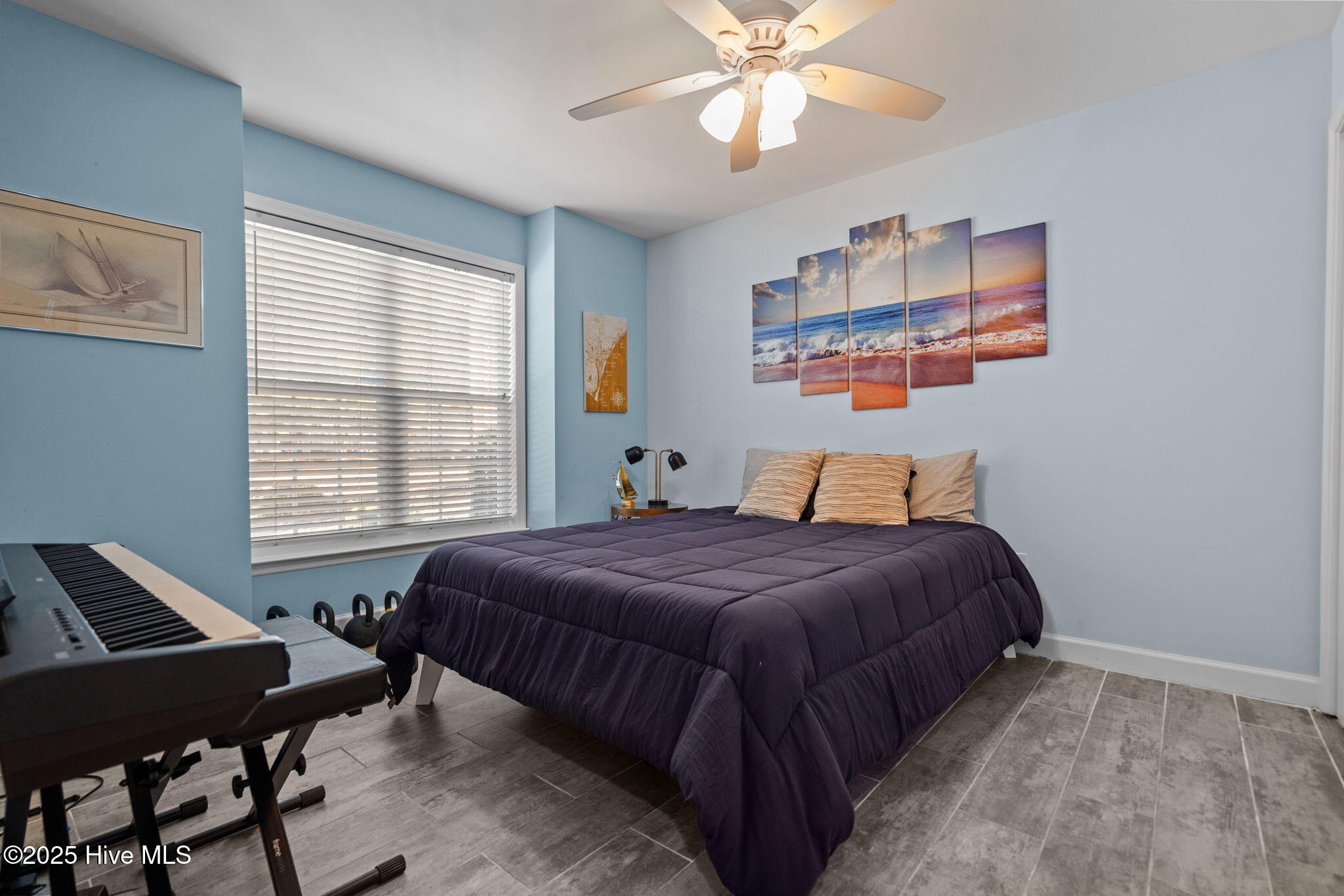 100546041 | Photo 30