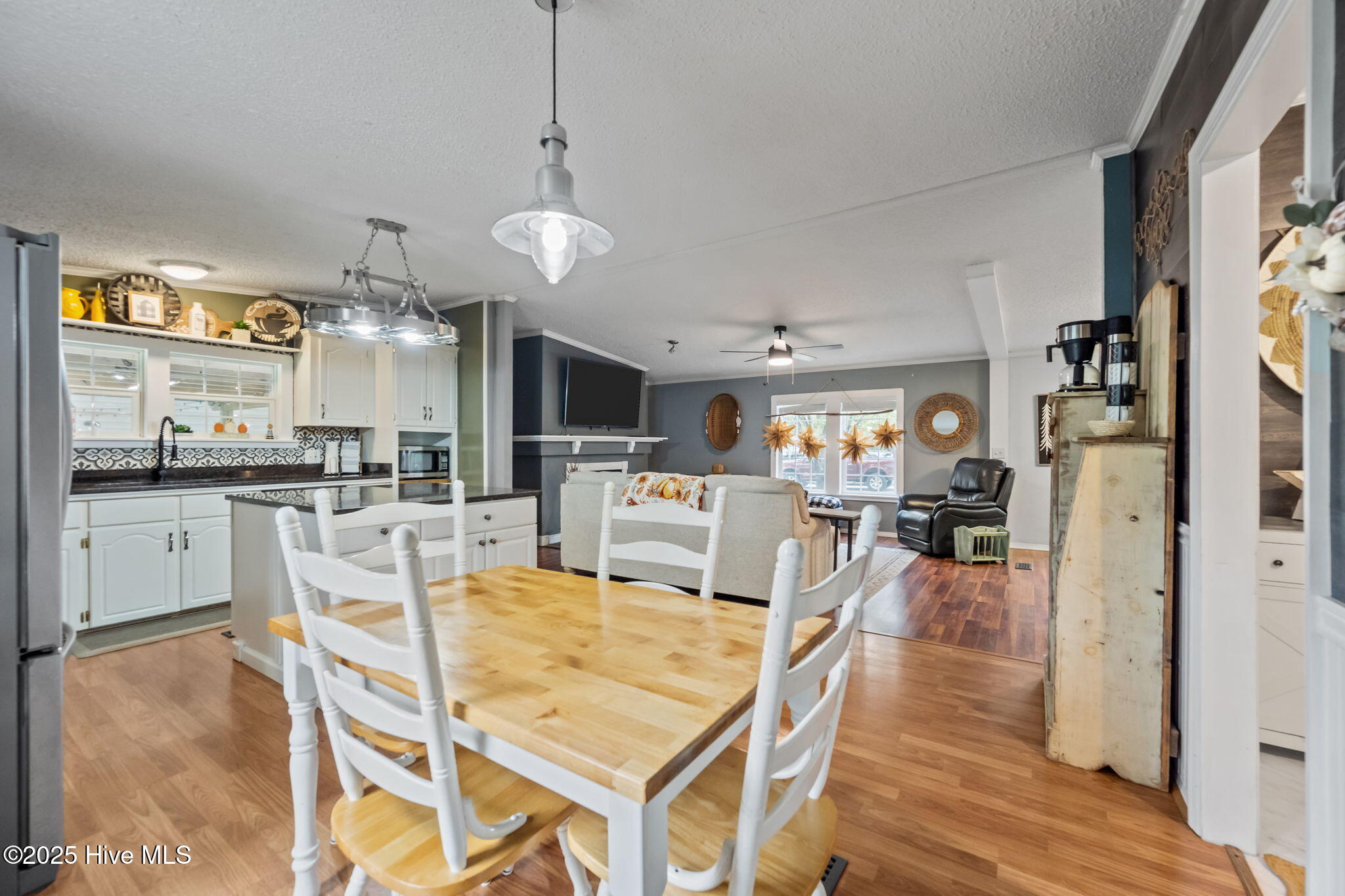 100537137 | Photo 13