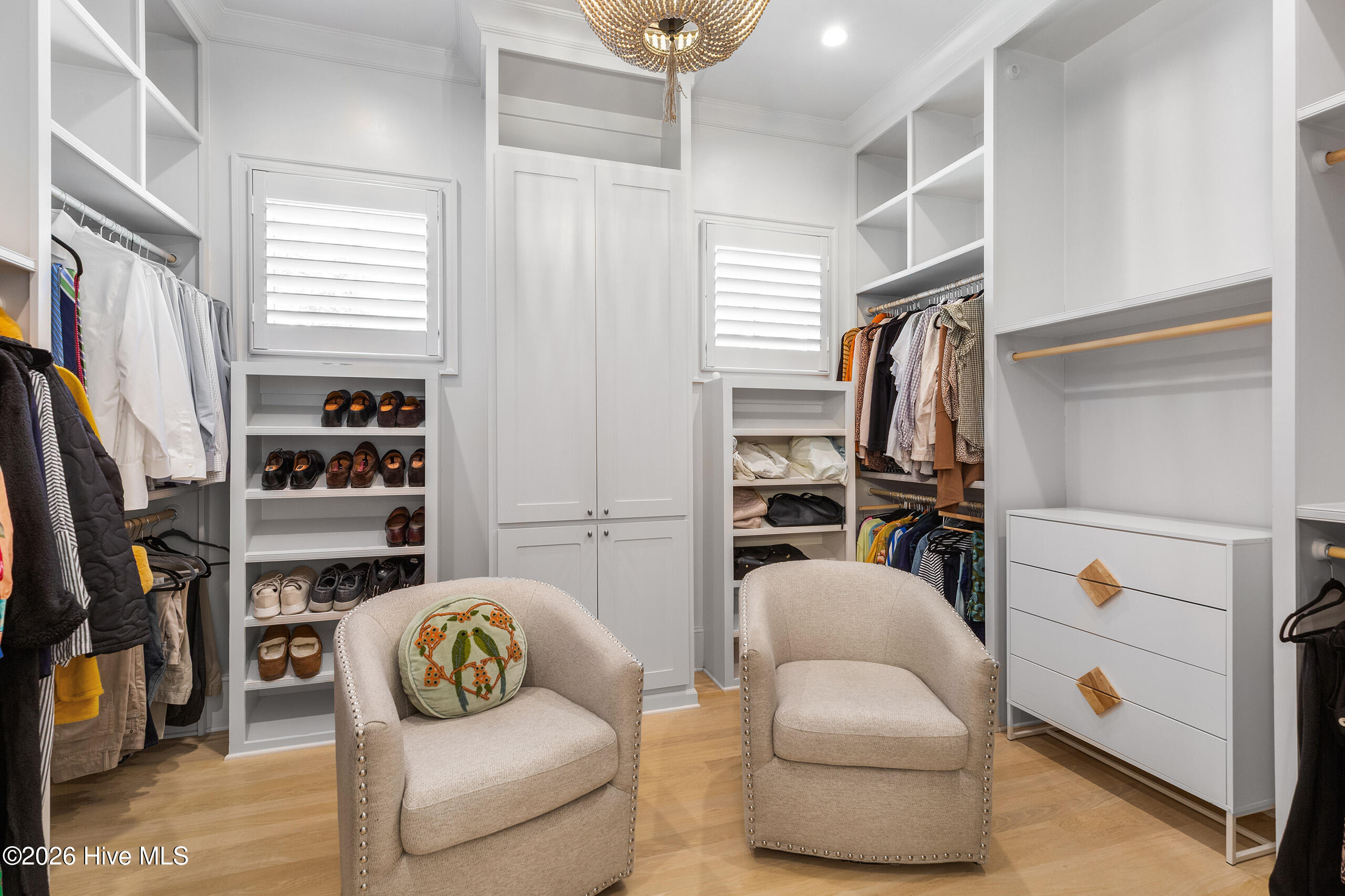 100563719 | Photo 31