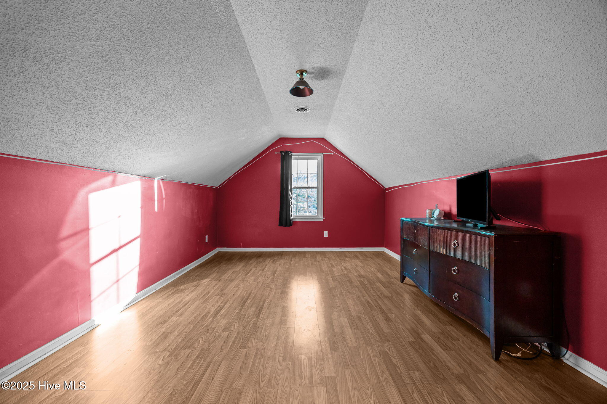 100544873 | Photo 29