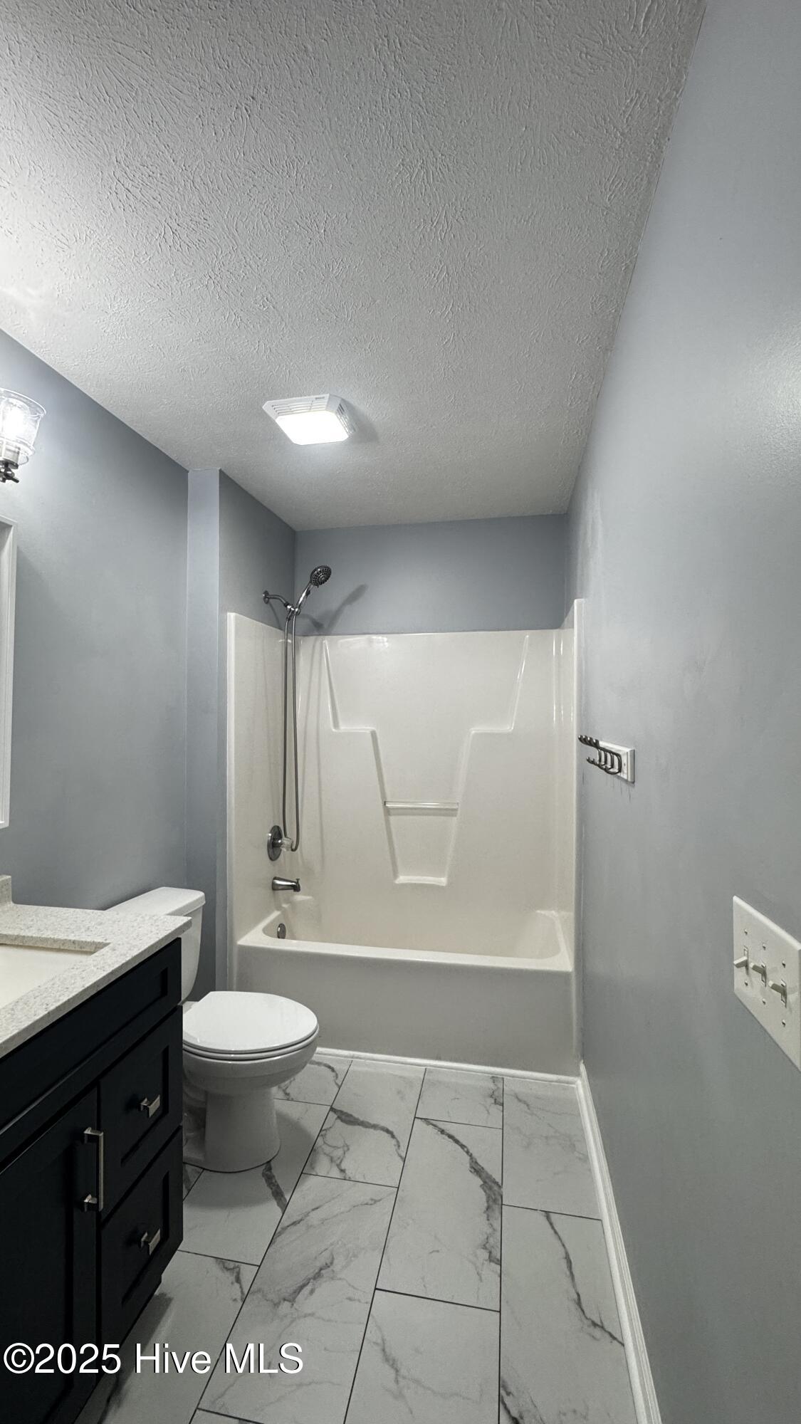 100525819 | Photo 21