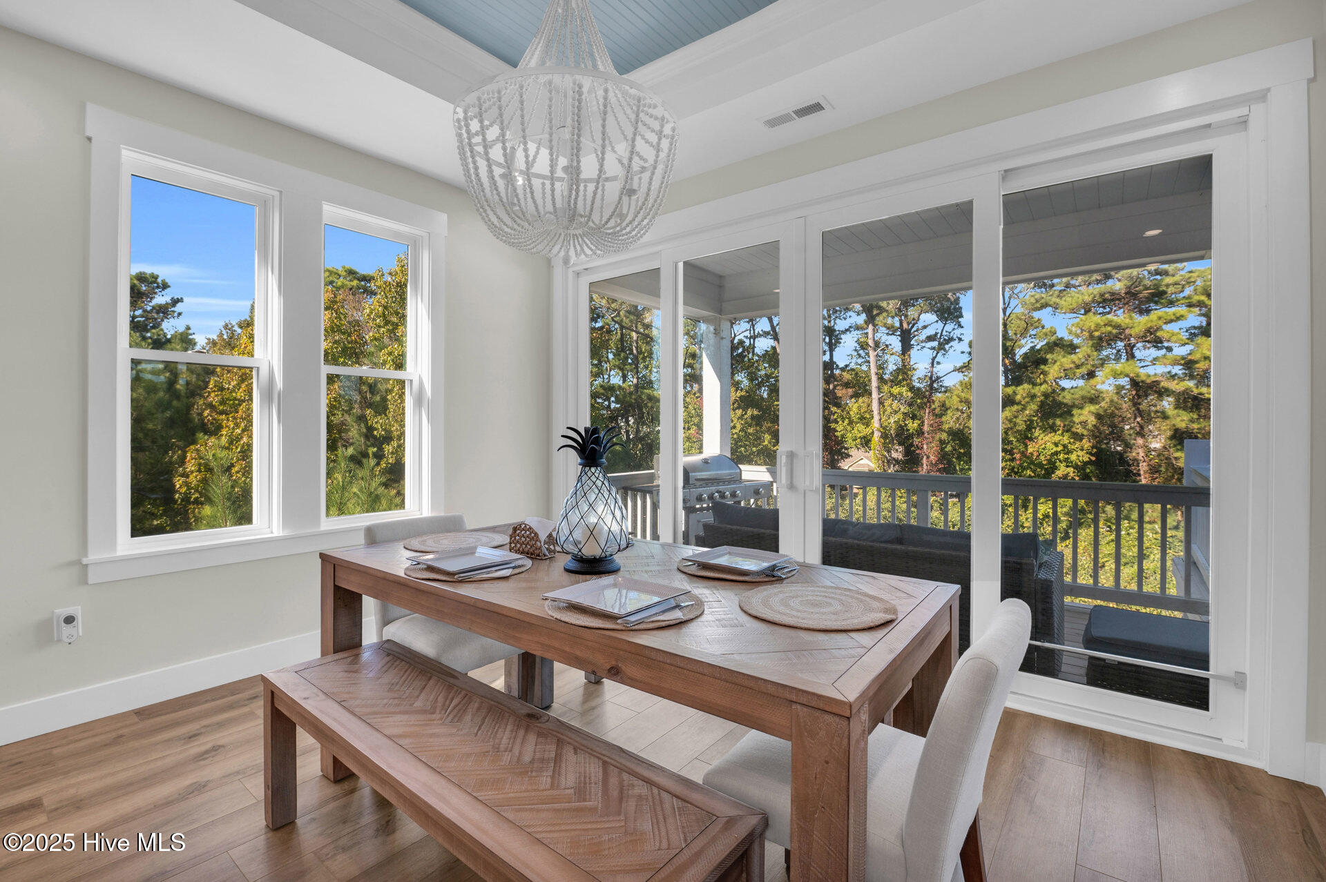 100539470 | Photo 16