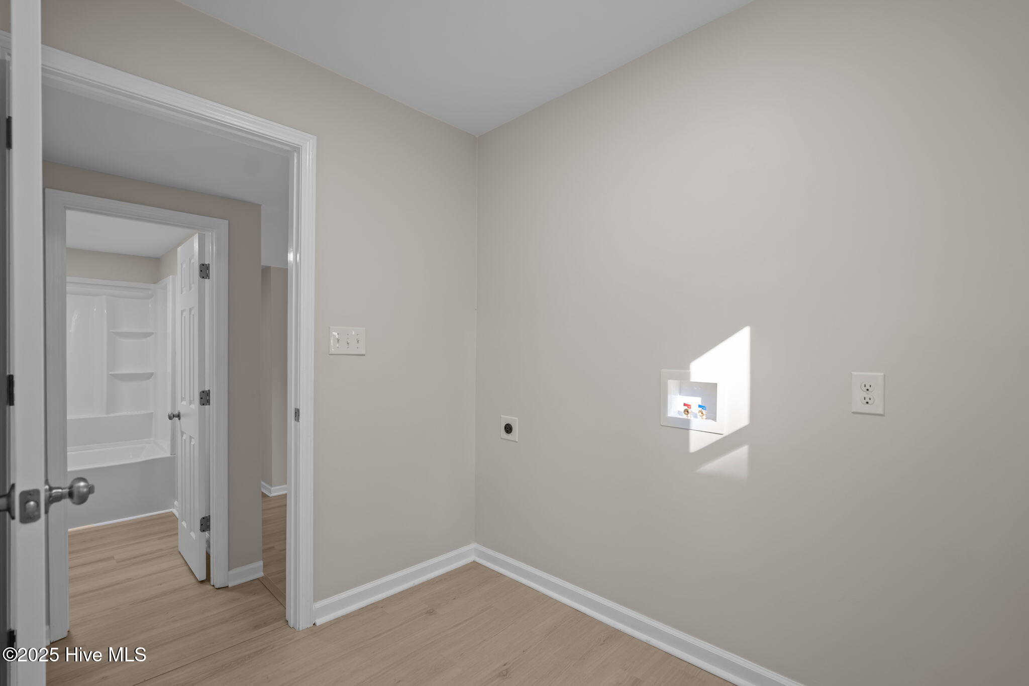 100527627 | Photo 51