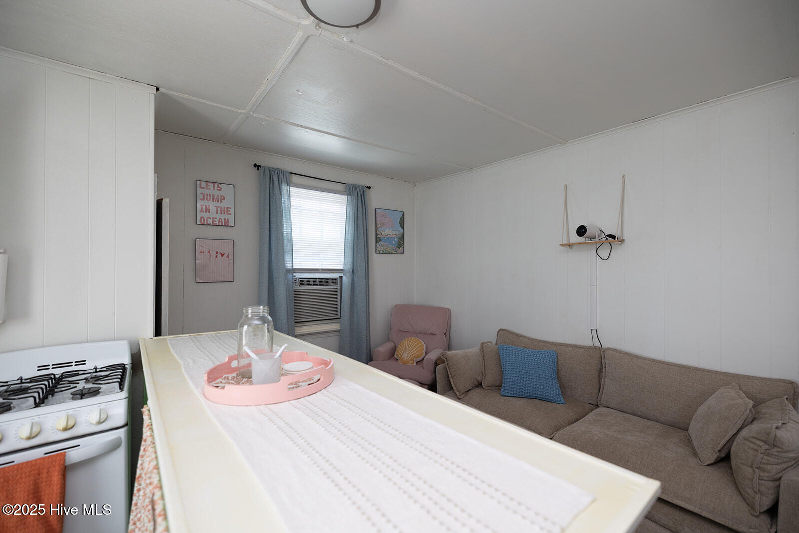 100513730 | Photo 15