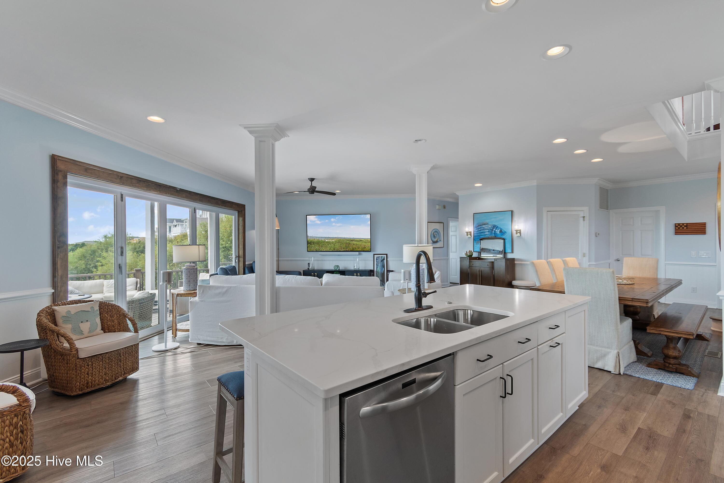 100536702 | Photo 62