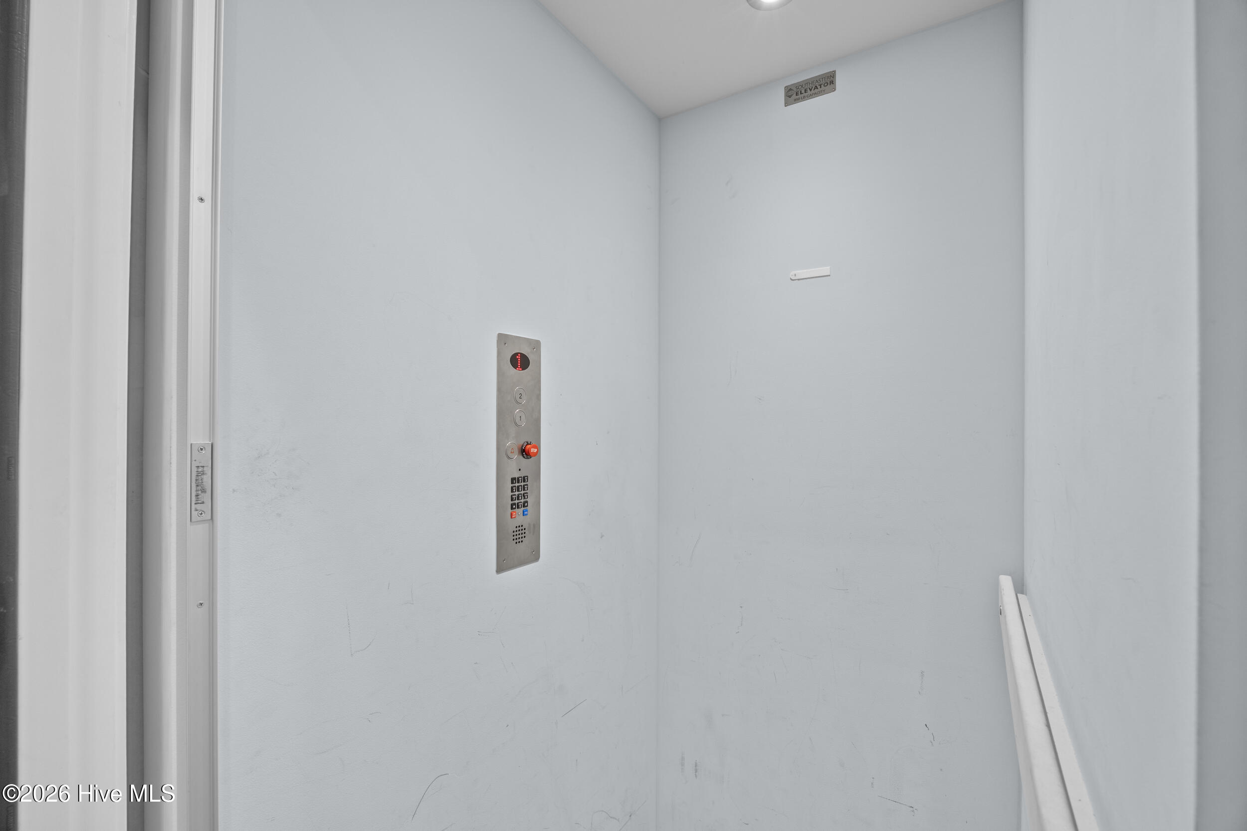 100562655 | Photo 50