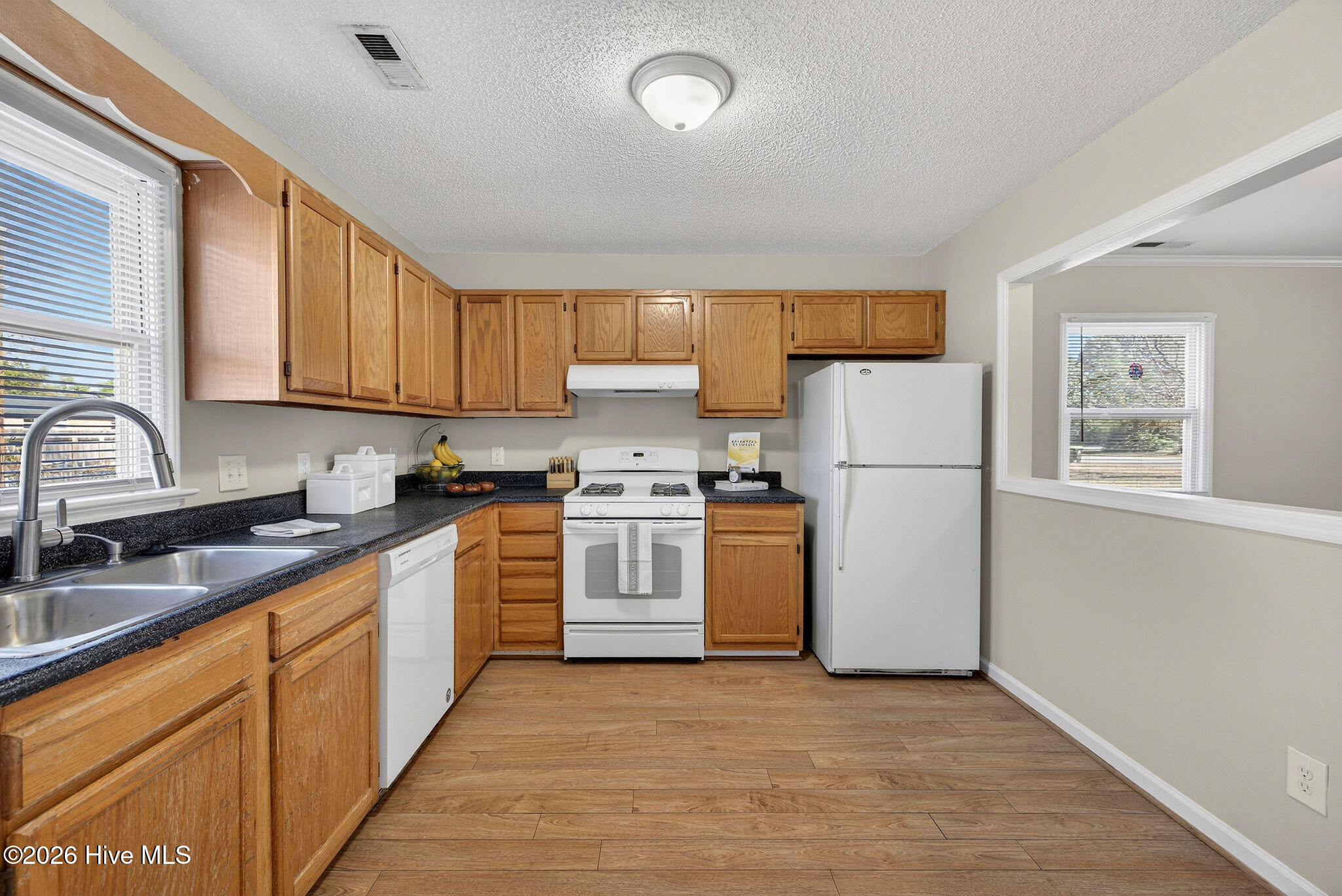 100545723 | Photo 16