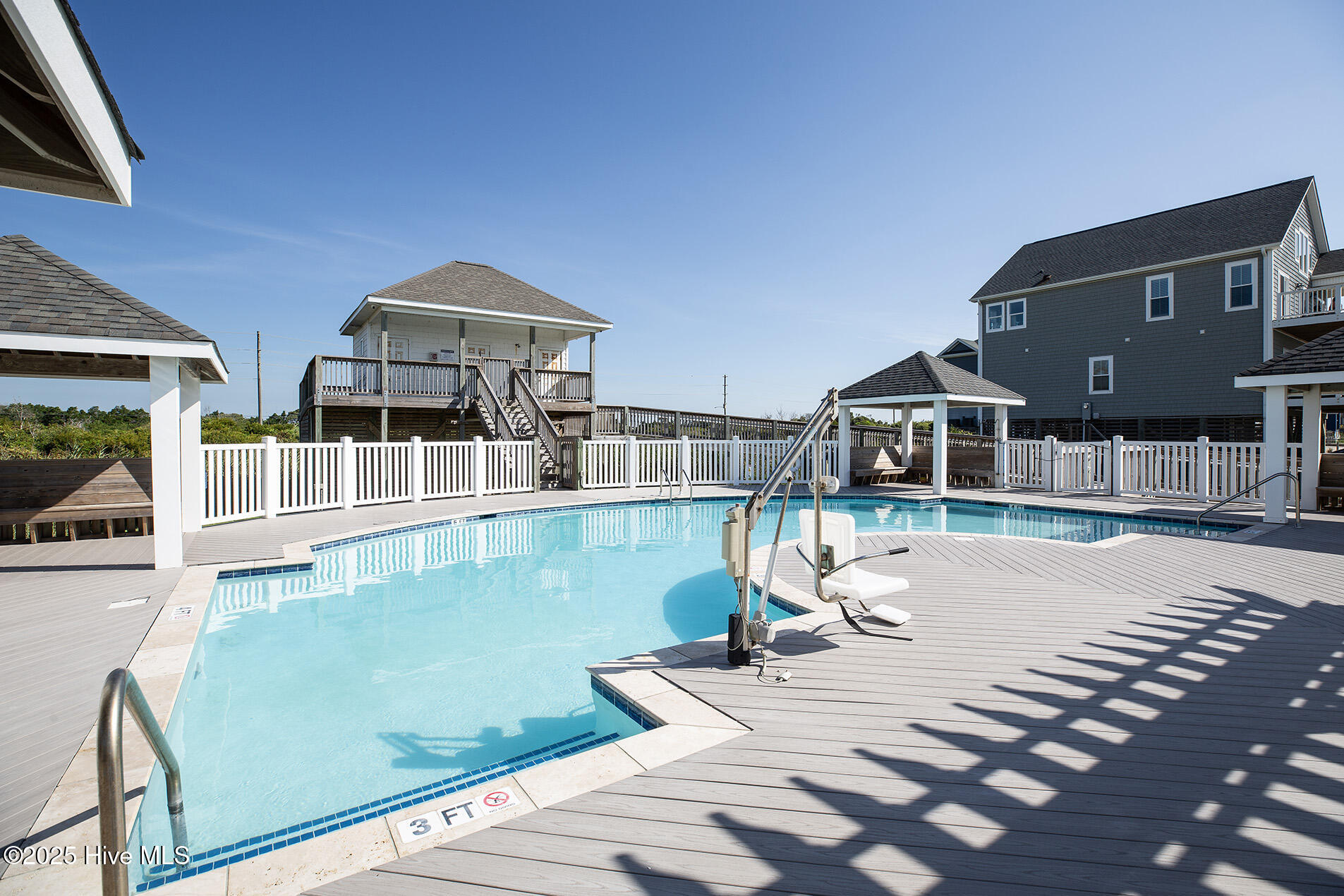 100520900 | Photo 22