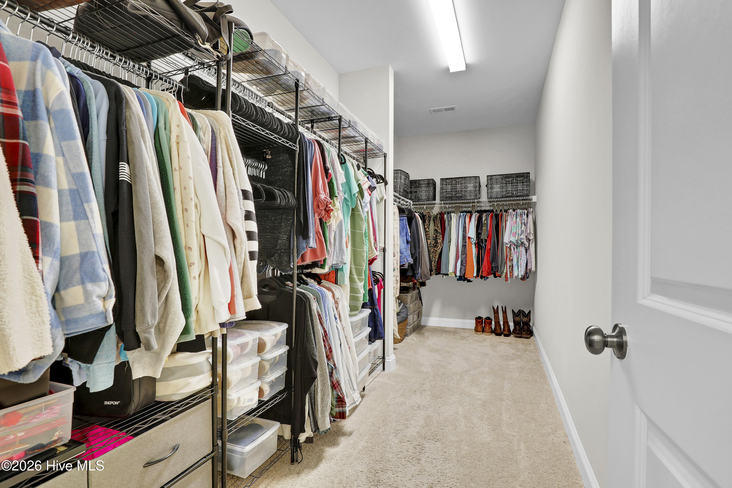 100550923 | Photo 17