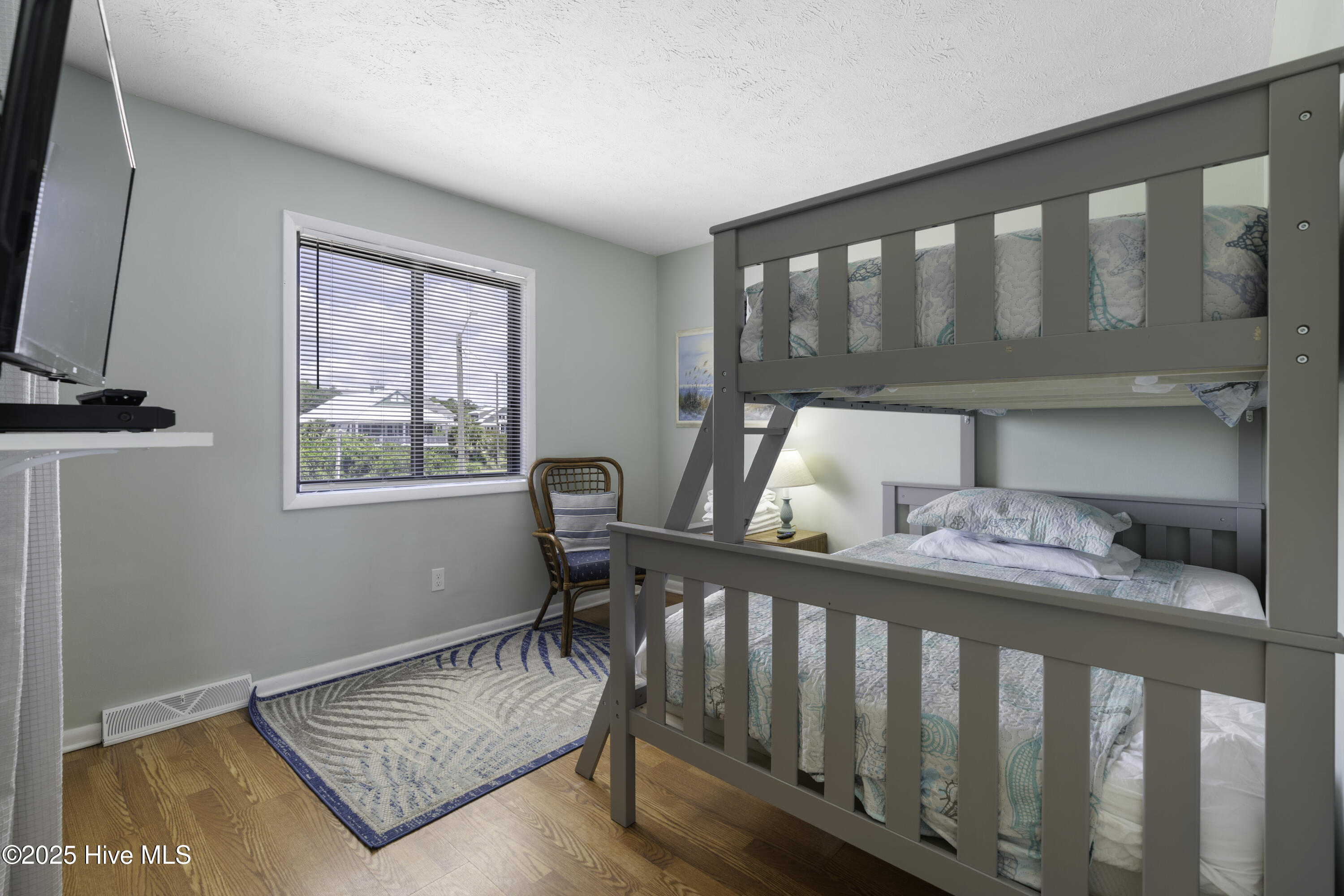 100560966 | Photo 31