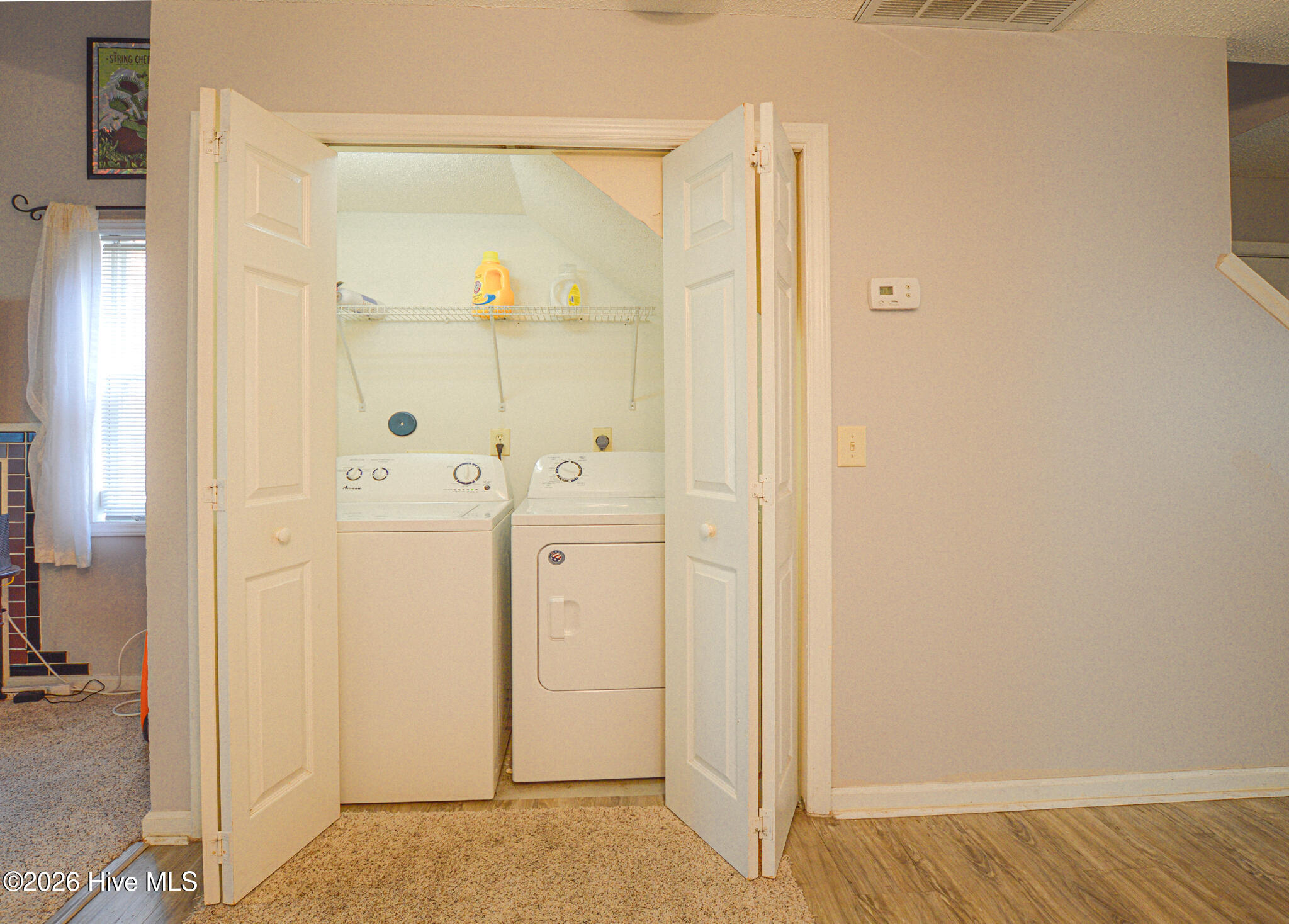 100566990 | Photo 13