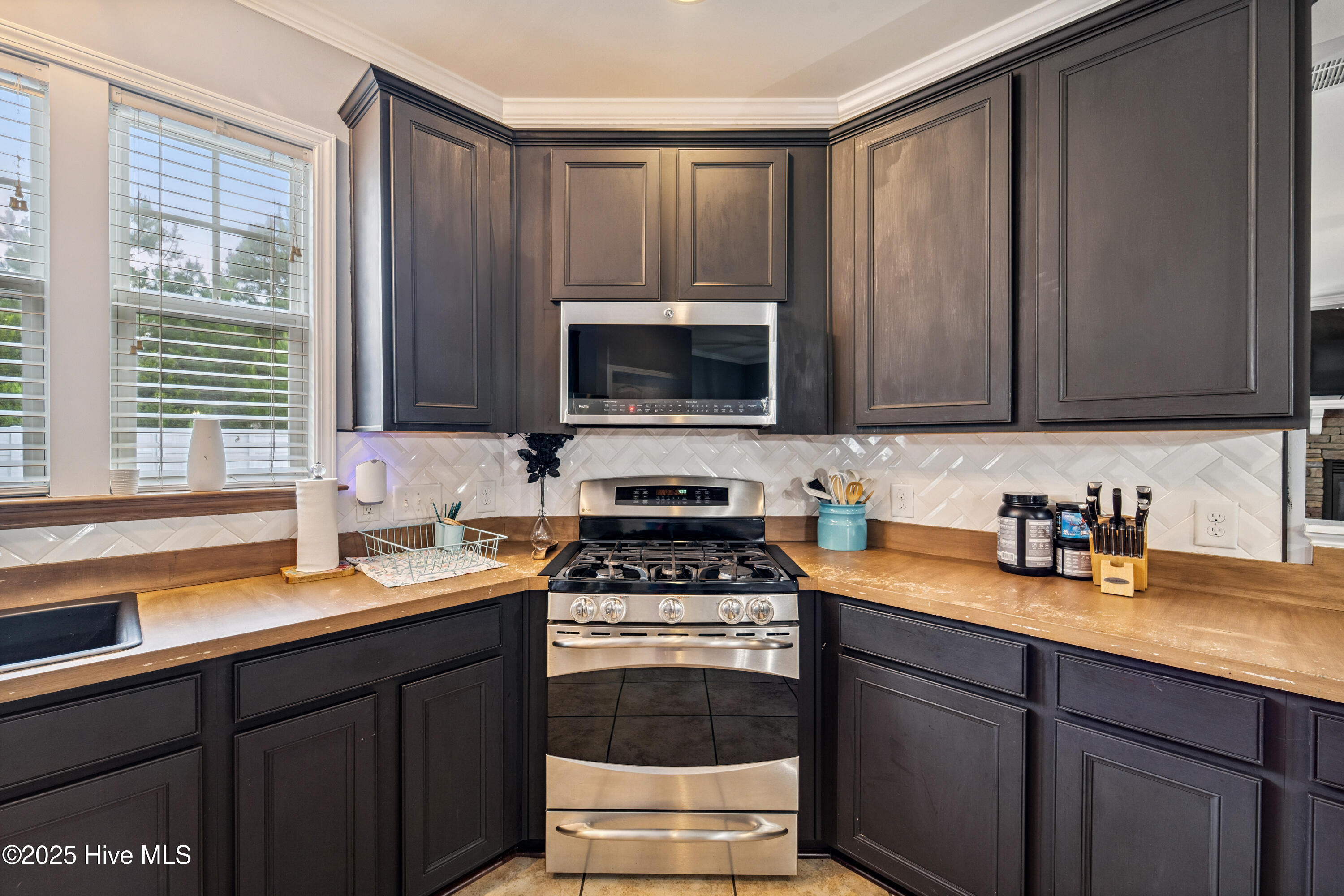 100516932 | Photo 33