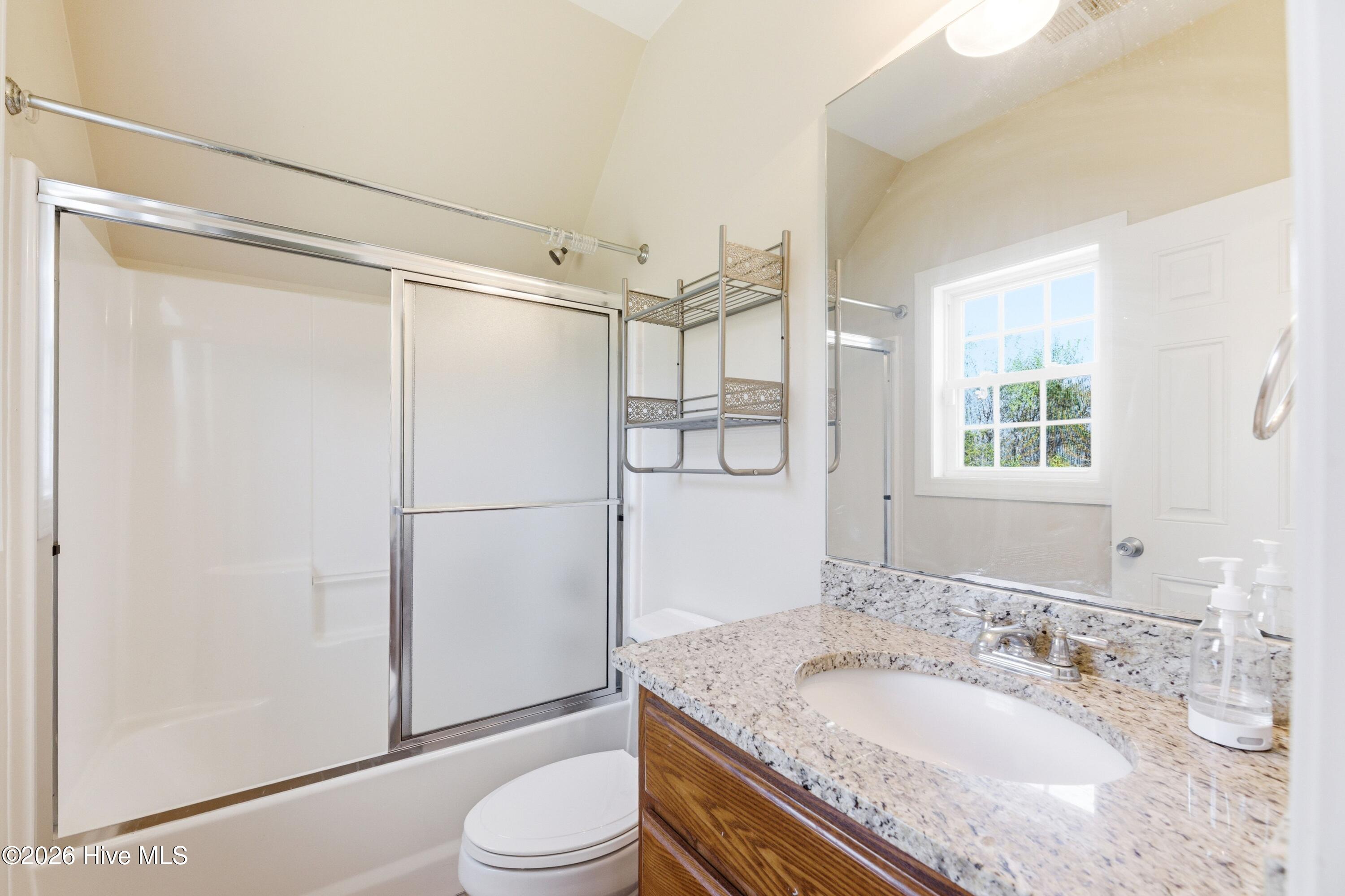 100564216 | Photo 27