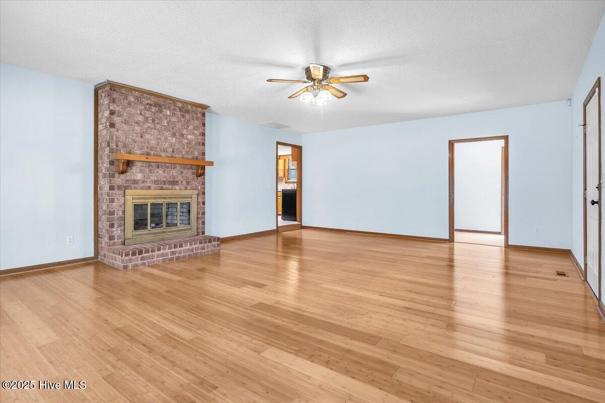 100568309 | Photo 44