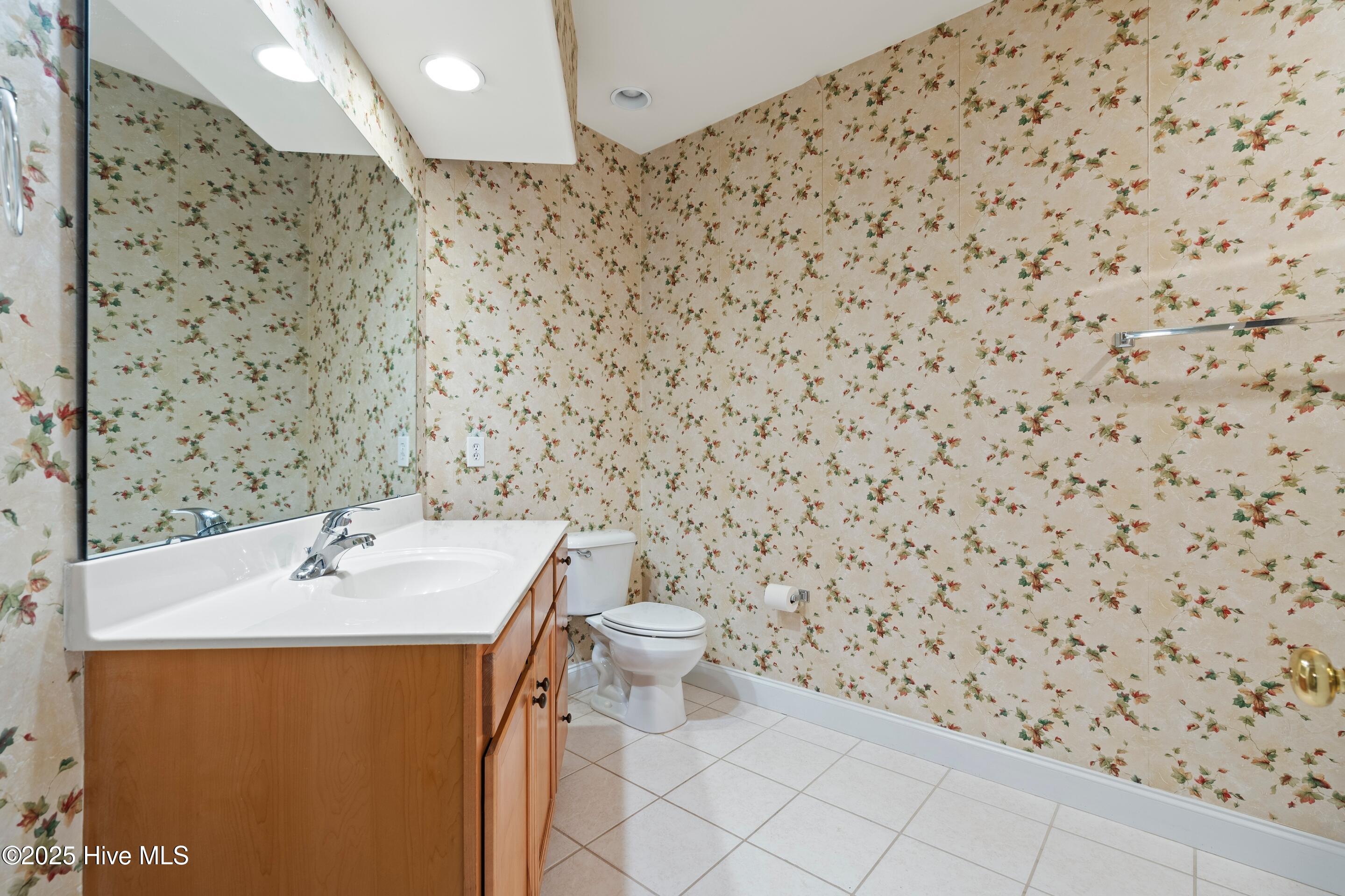 100532046 | Photo 24