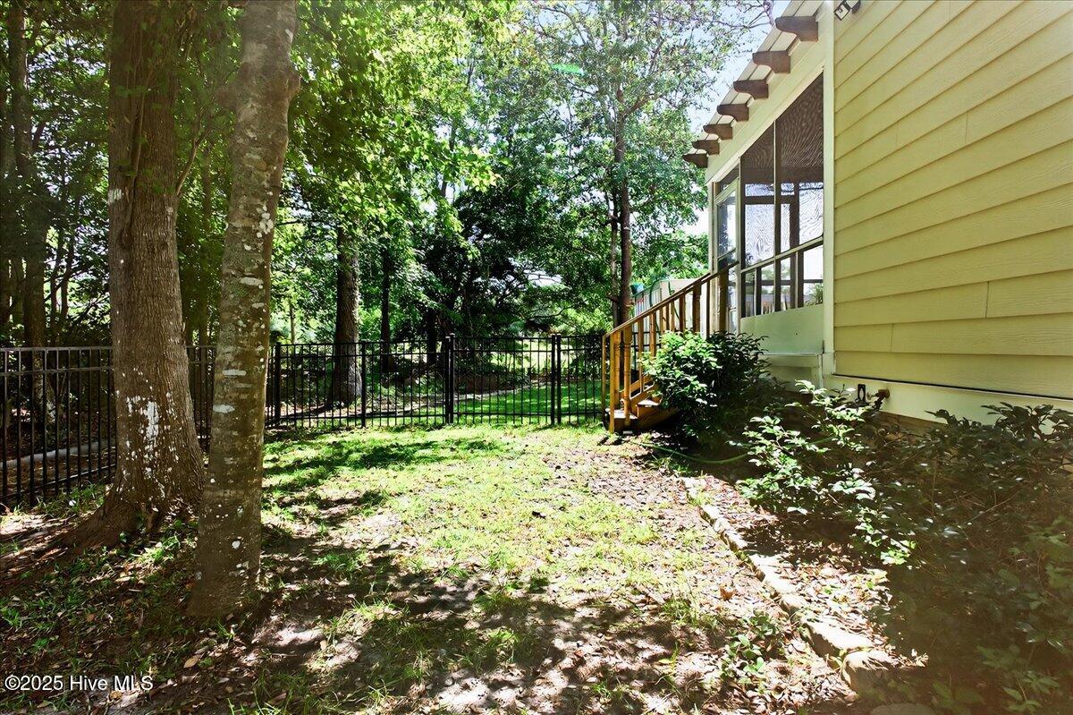 100523832 | Photo 92