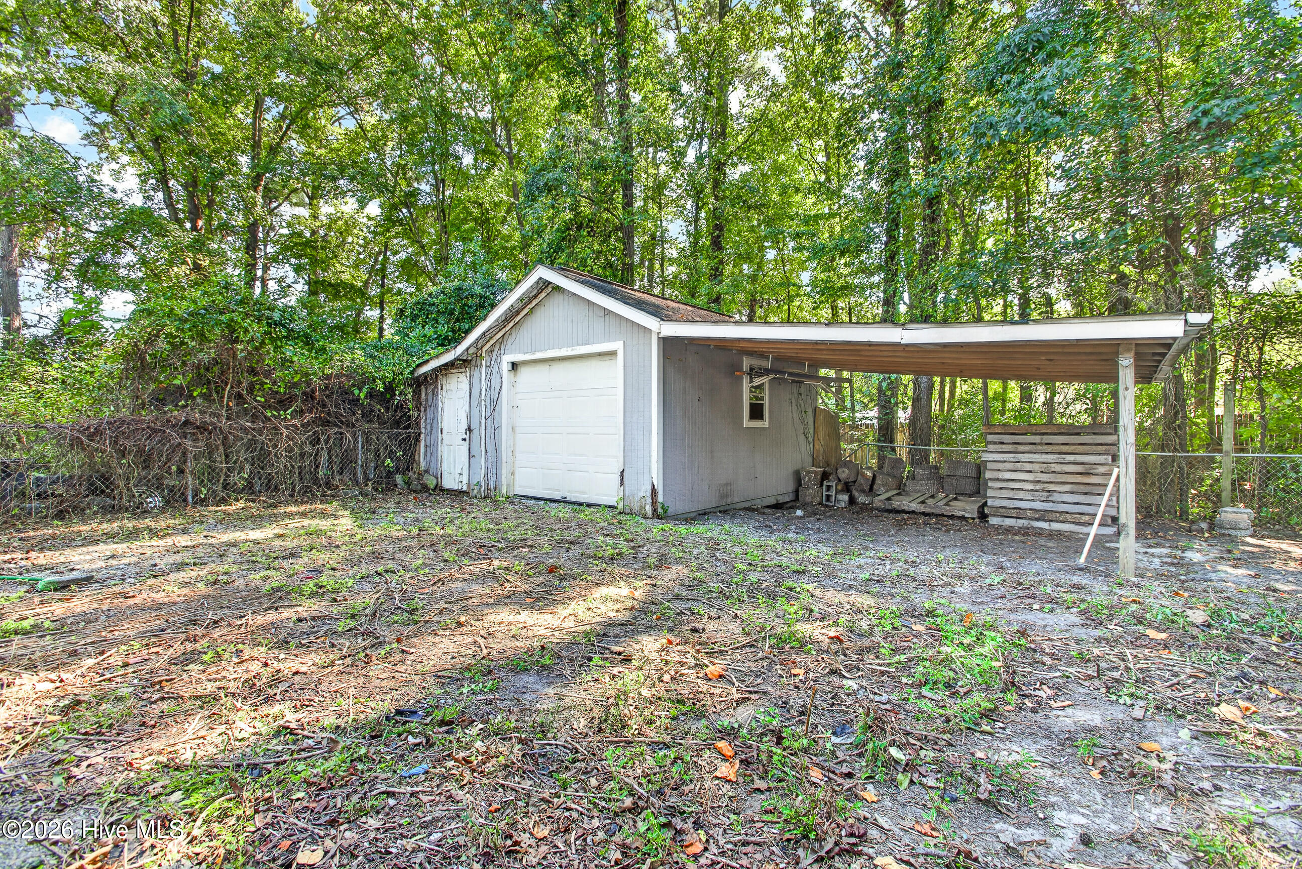 Shed/Covered Parking