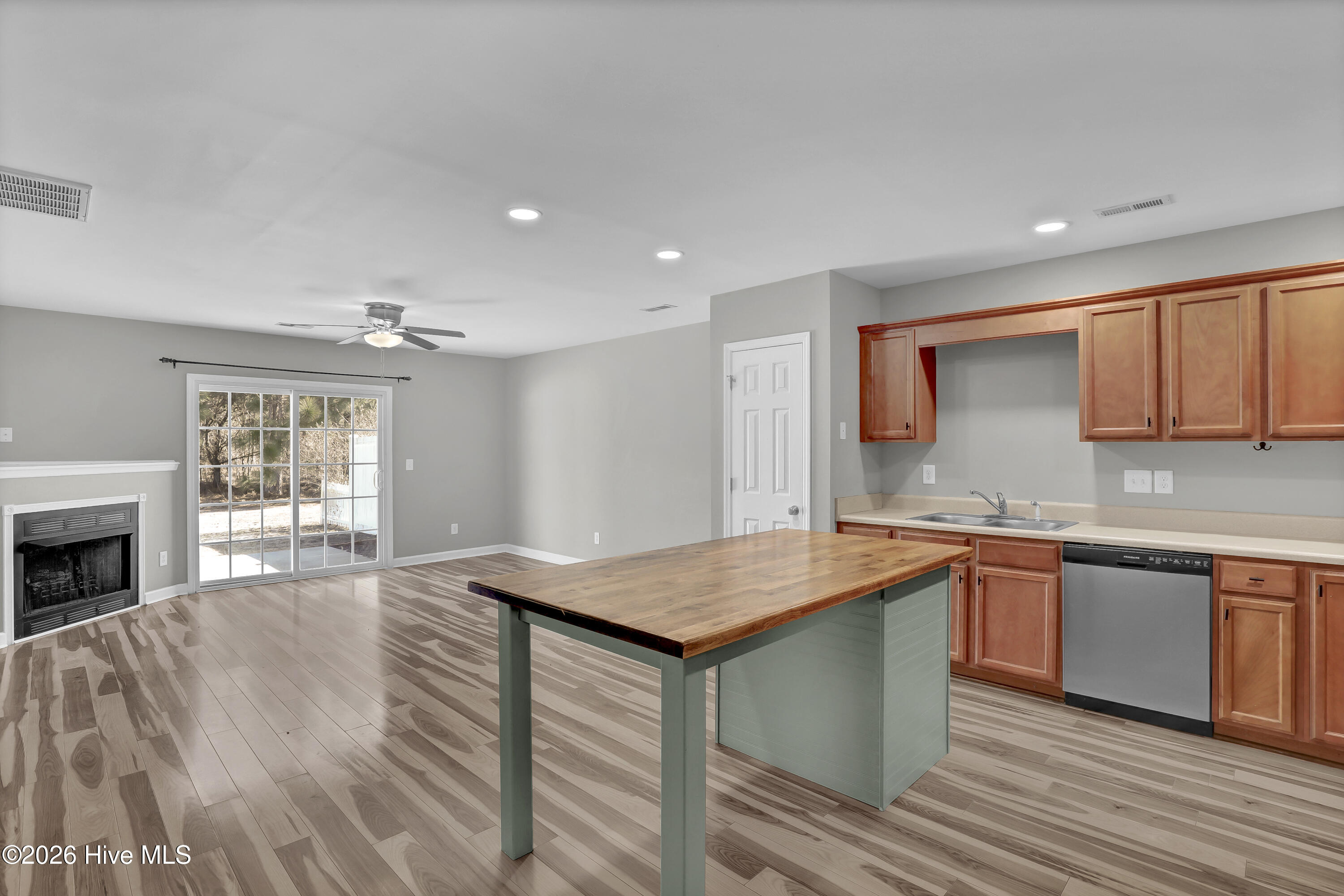 100554314 | Photo 10